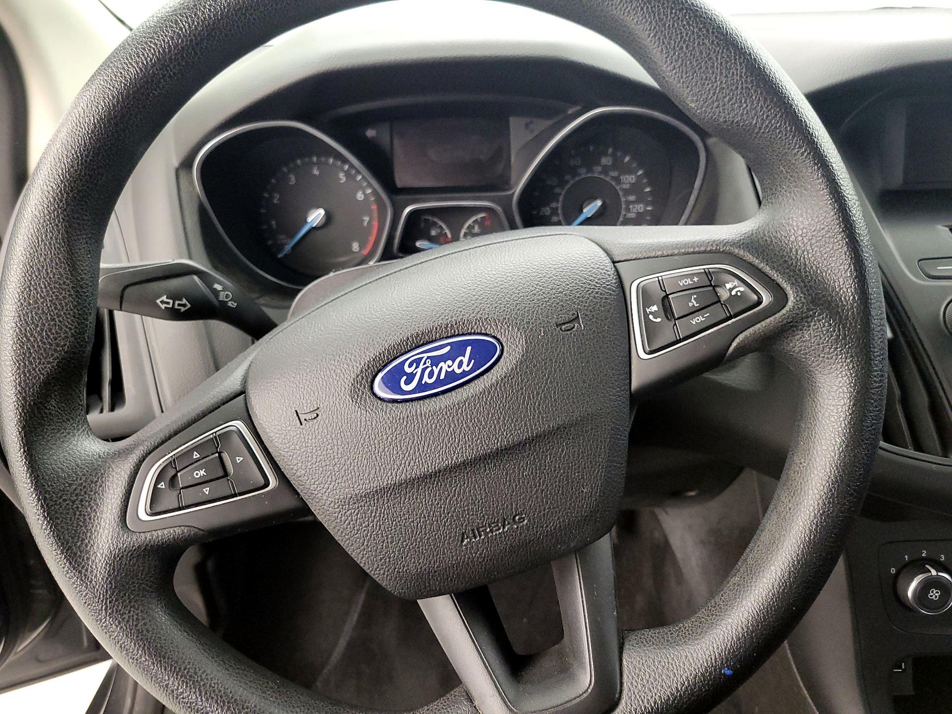 Thumbnail: 2016 Ford Focus - 10