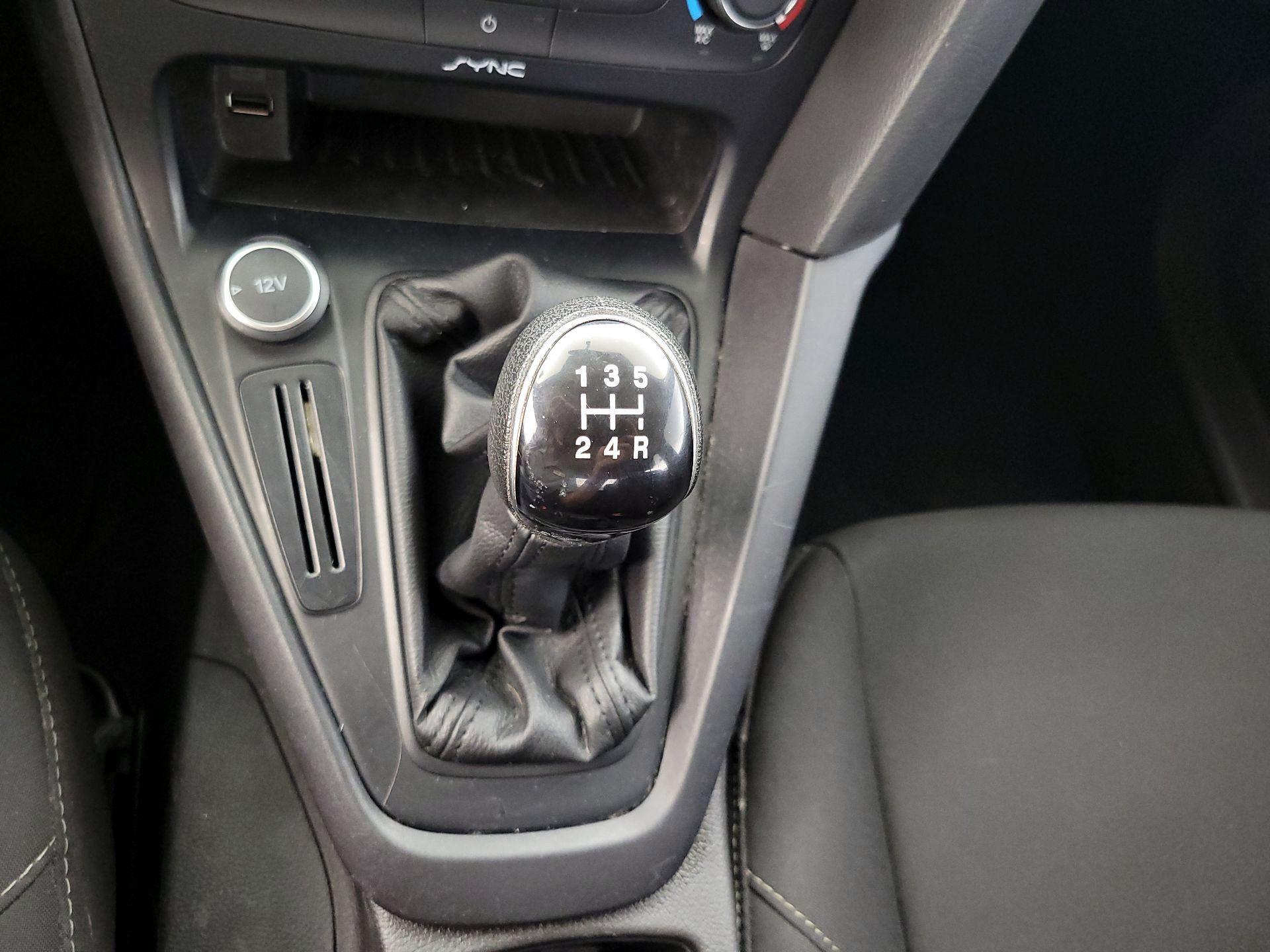Thumbnail: 2016 Ford Focus - 17