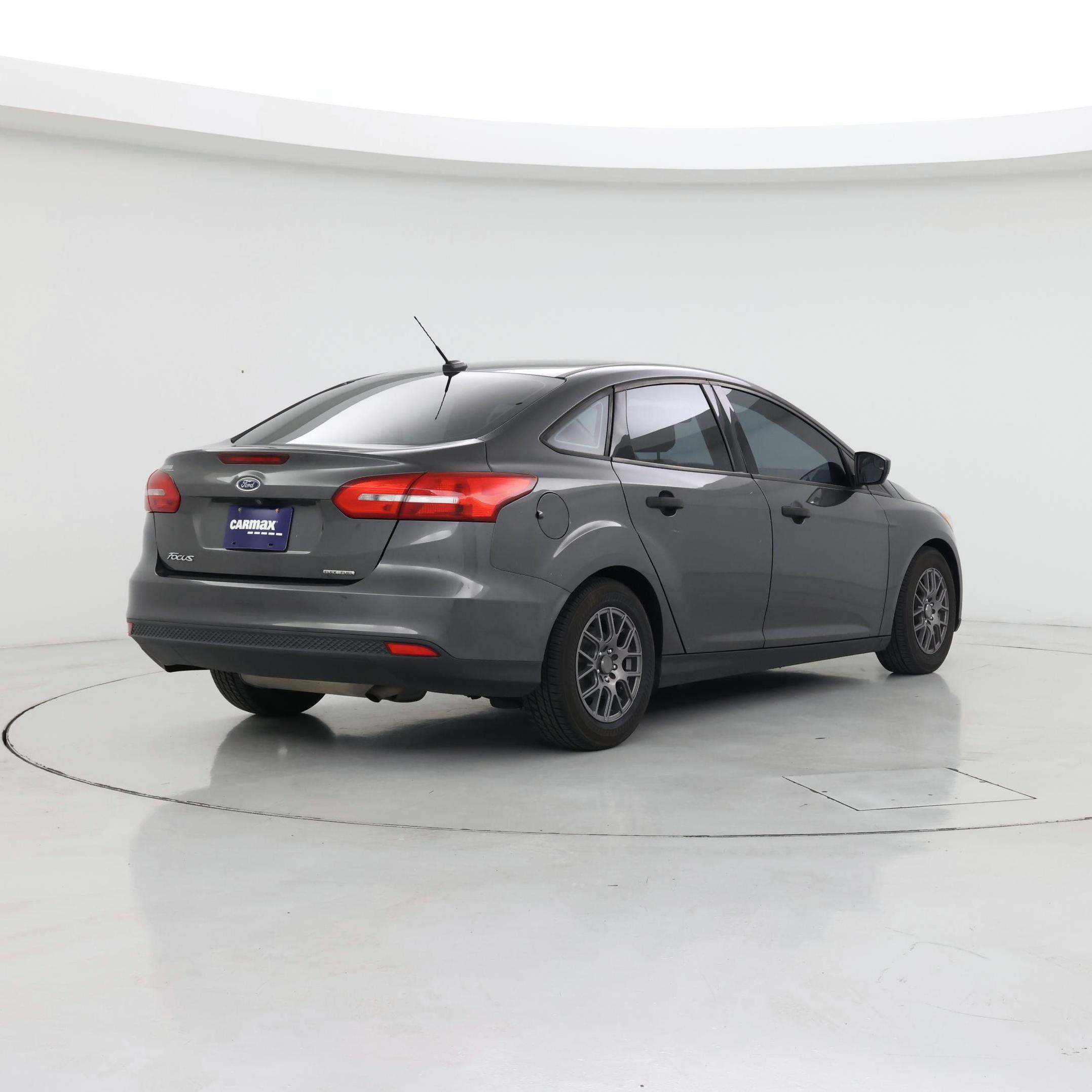 Thumbnail: 2016 Ford Focus - 8