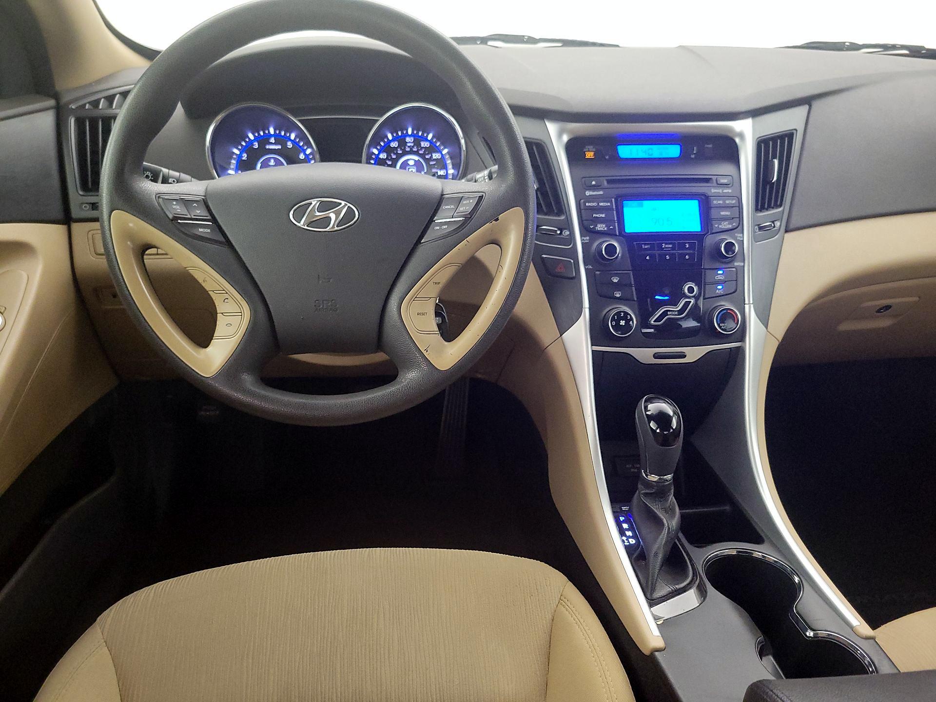 Thumbnail: 2013 Hyundai Sonata - 10