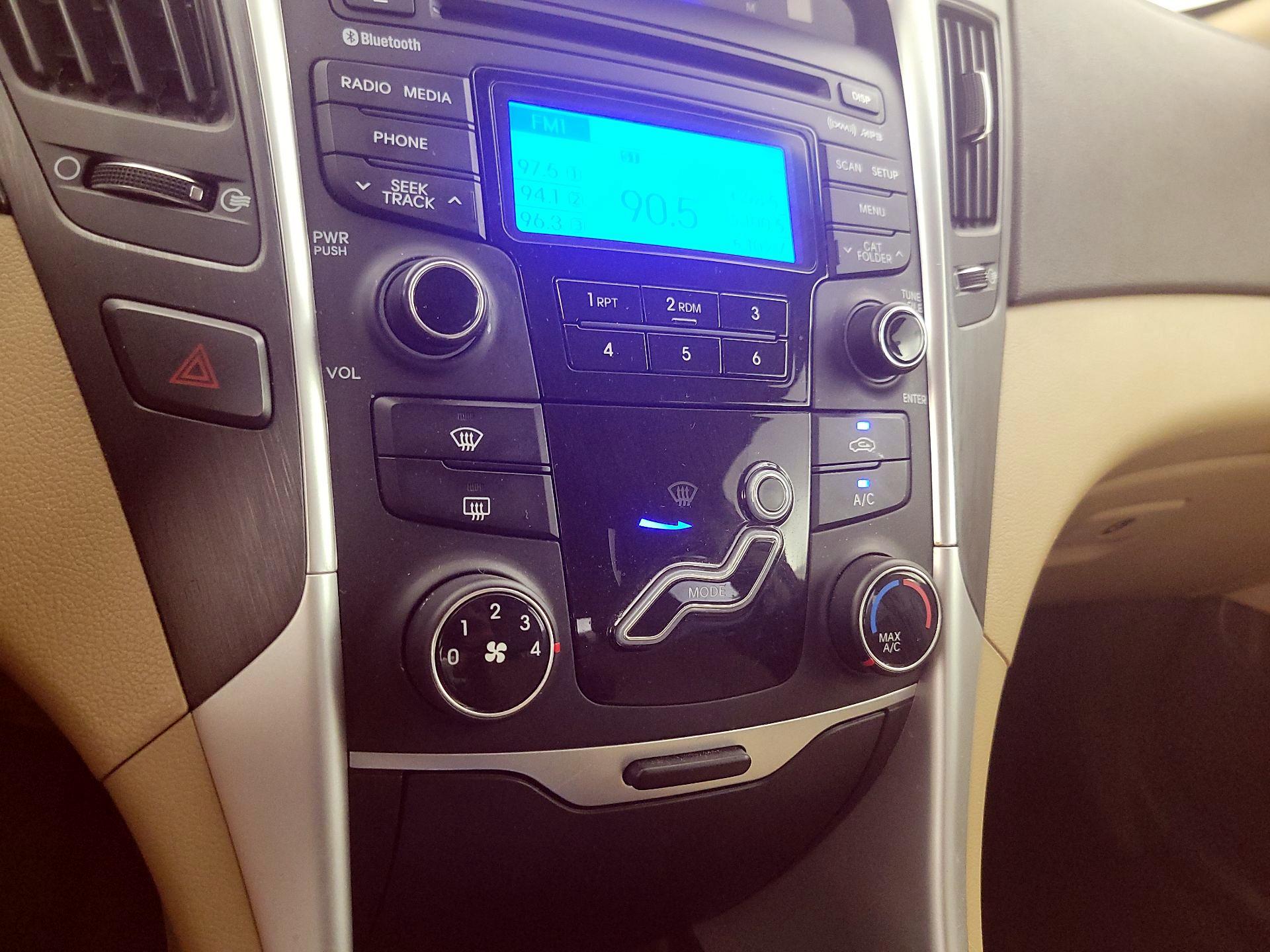 Thumbnail: 2013 Hyundai Sonata - 15