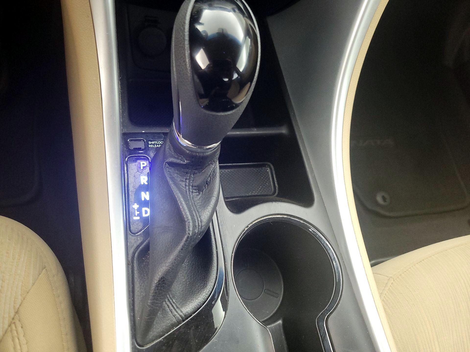 Thumbnail: 2013 Hyundai Sonata - 16