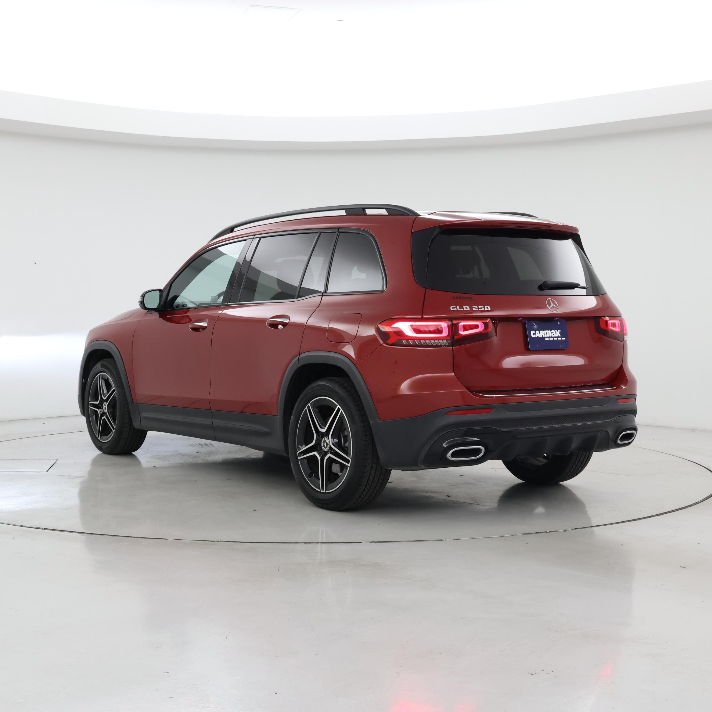 Thumbnail: 2020 Mercedes-Benz GLB - 2