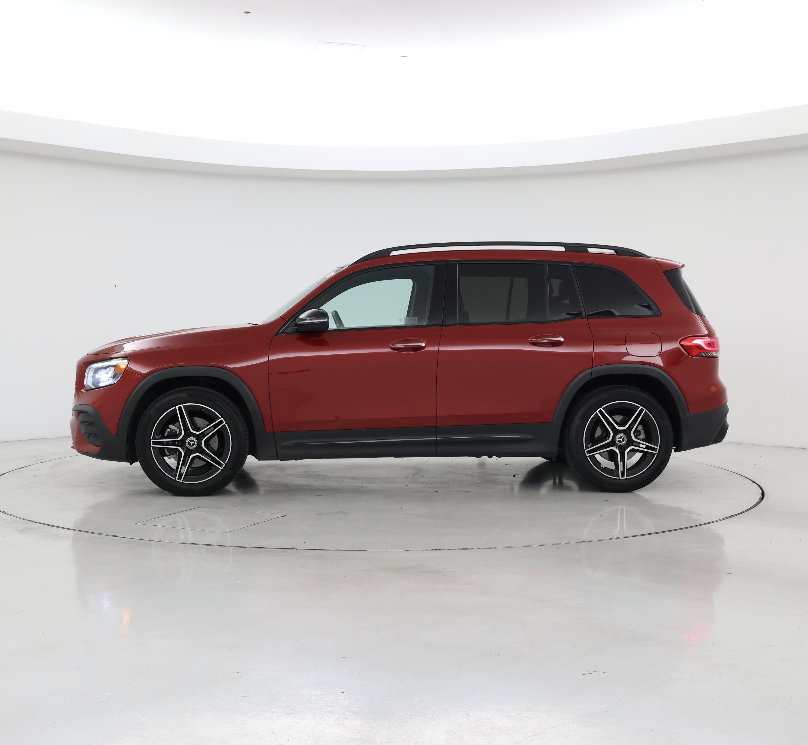 Thumbnail: 2020 Mercedes-Benz GLB - 3
