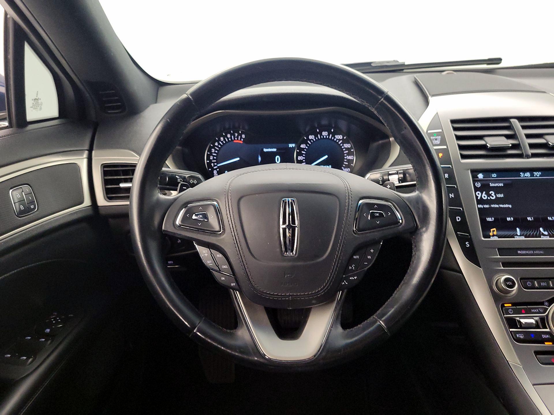 Thumbnail: 2017 Lincoln MKZ - 10