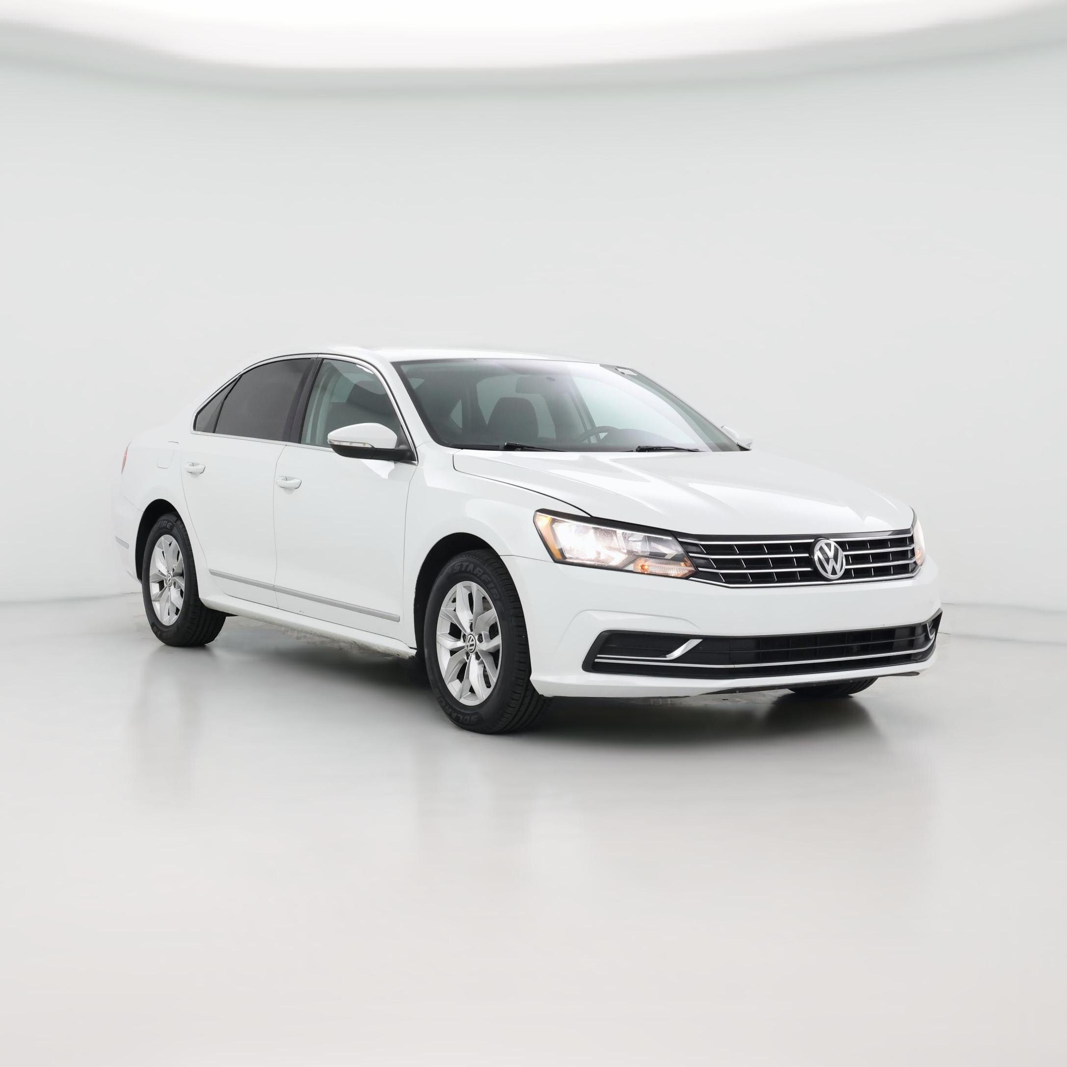 Thumbnail: 2016 Volkswagen Passat - 1