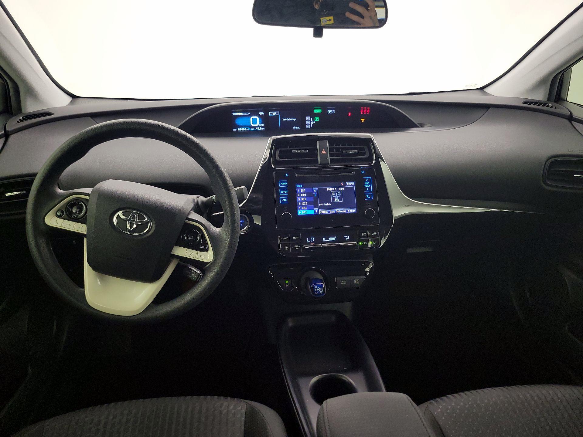 Thumbnail: 2017 Toyota Prius - 9
