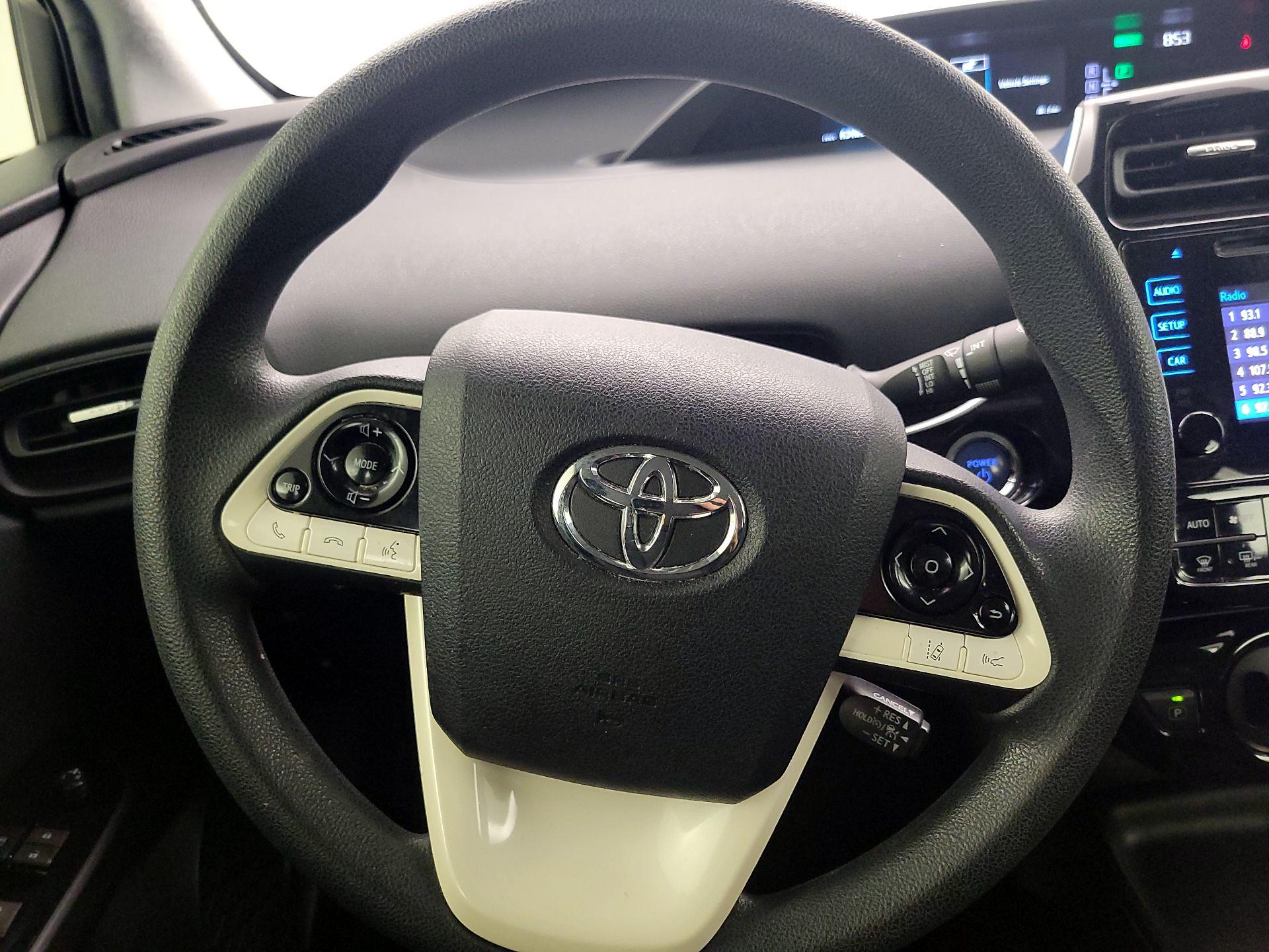 Thumbnail: 2017 Toyota Prius - 10