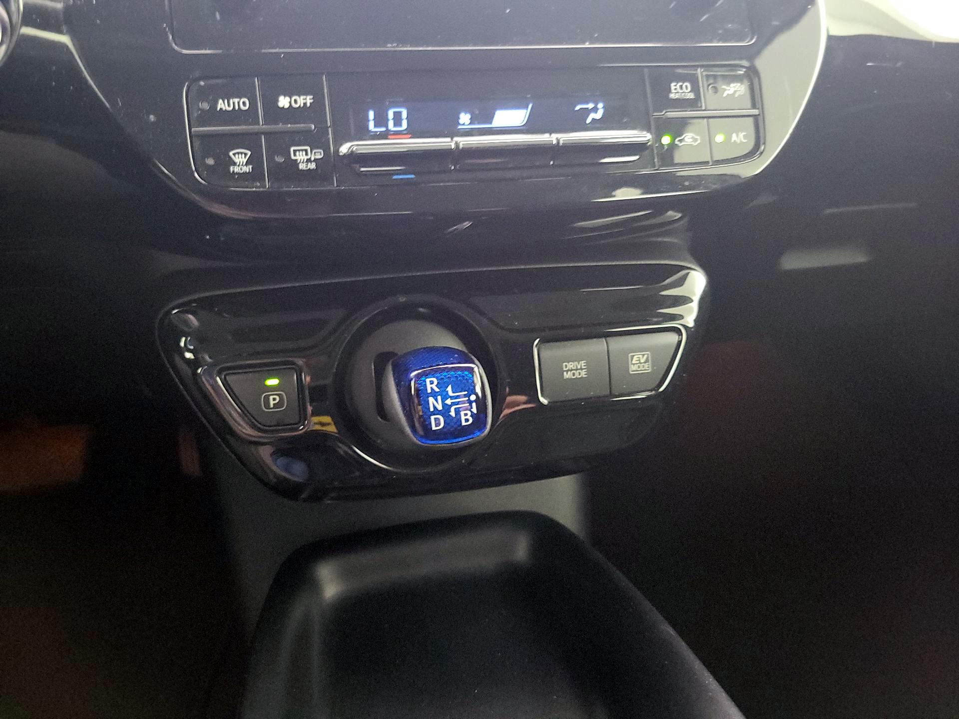 Thumbnail: 2017 Toyota Prius - 16