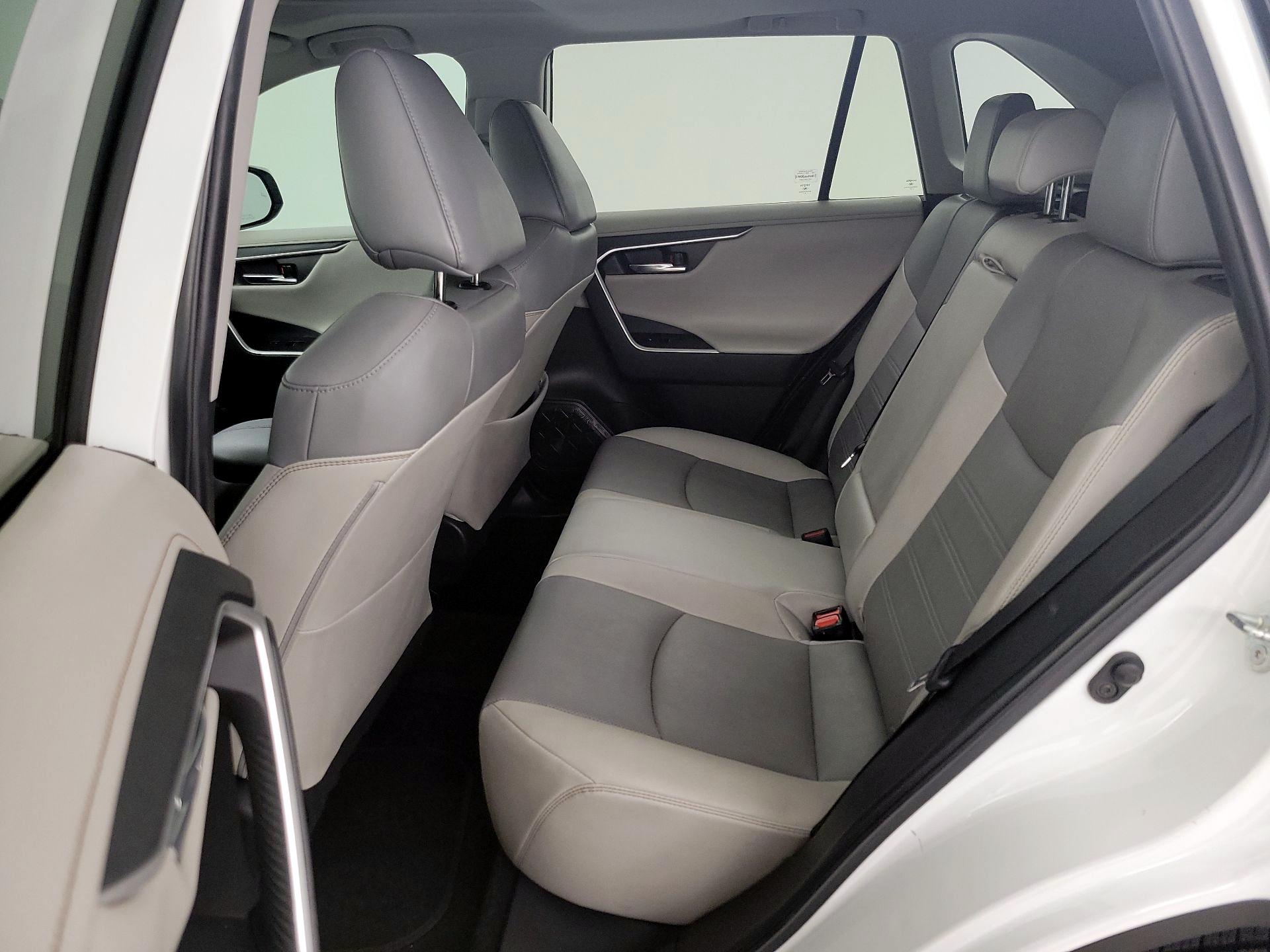 Thumbnail: 2022 Toyota RAV4 - 20