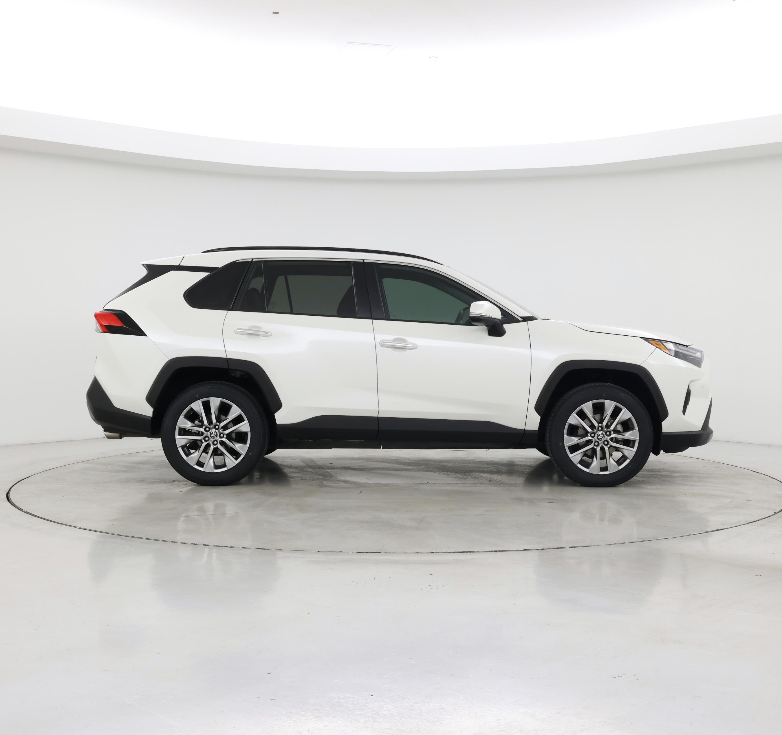Thumbnail: 2022 Toyota RAV4 - 7