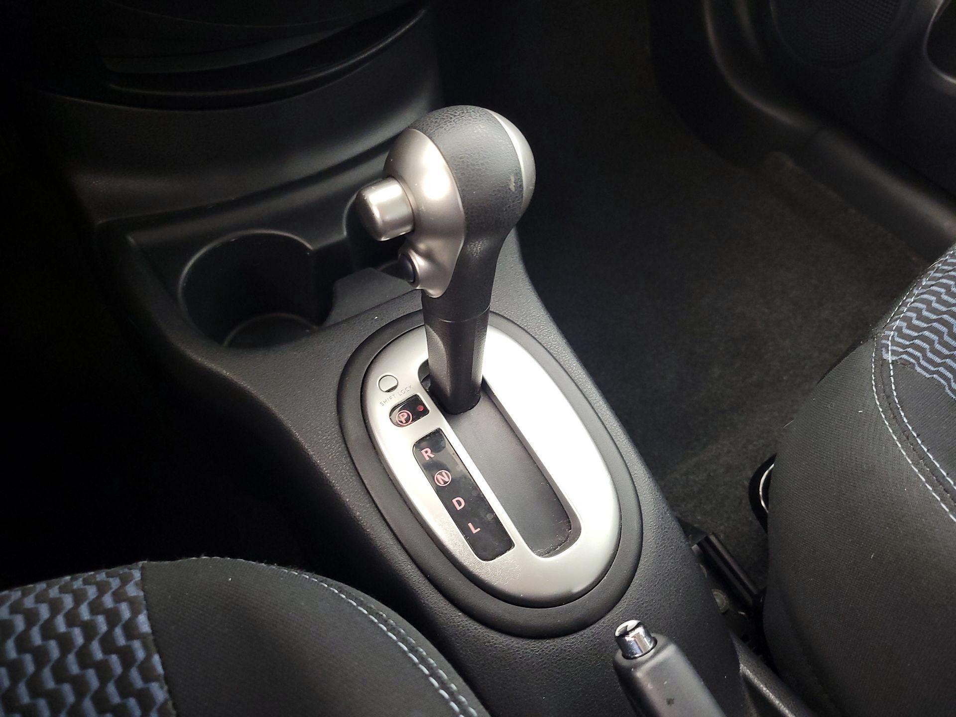 Thumbnail: 2015 Nissan Versa Note - 16
