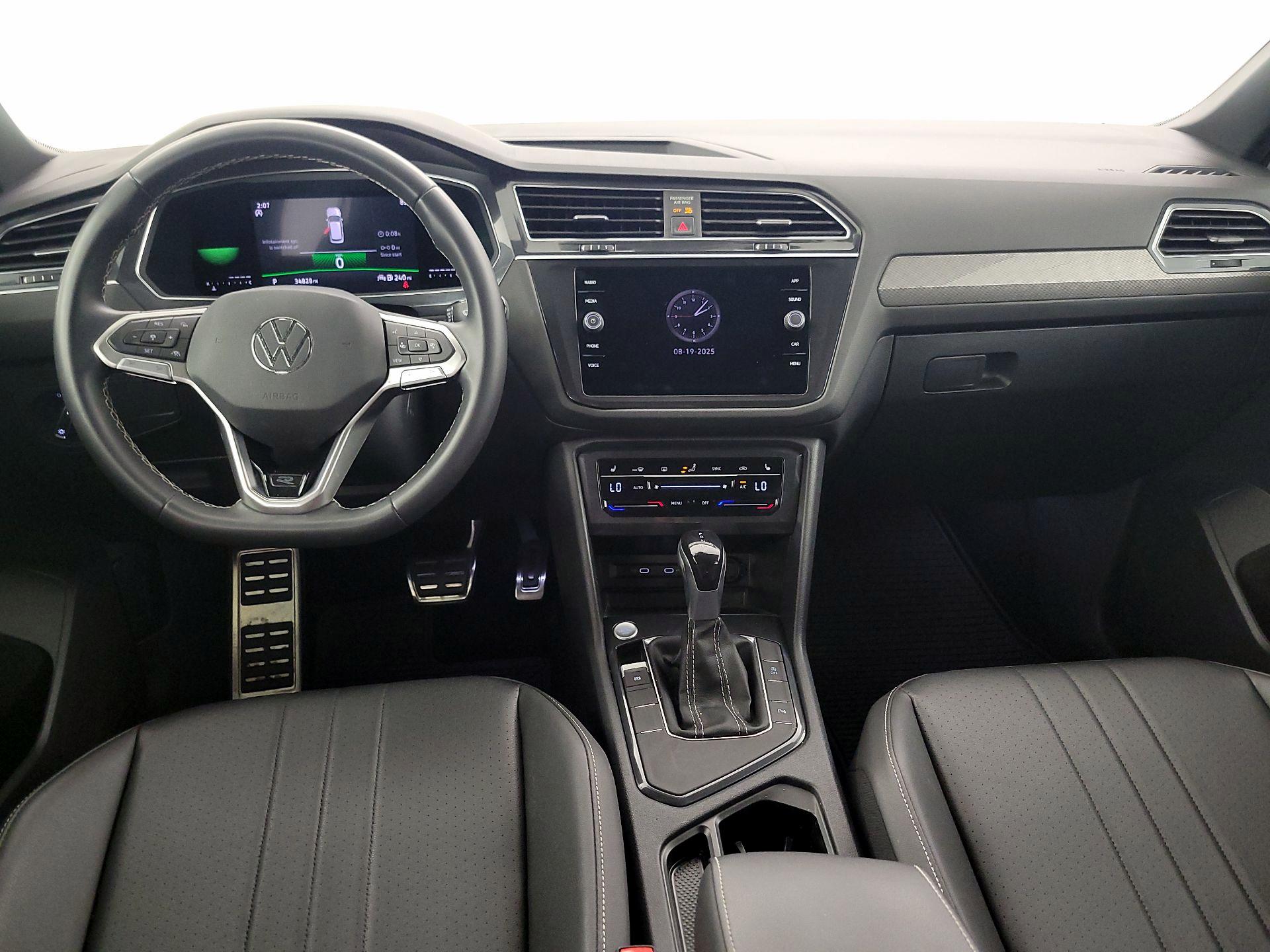 Thumbnail: 2023 Volkswagen Tiguan - 9