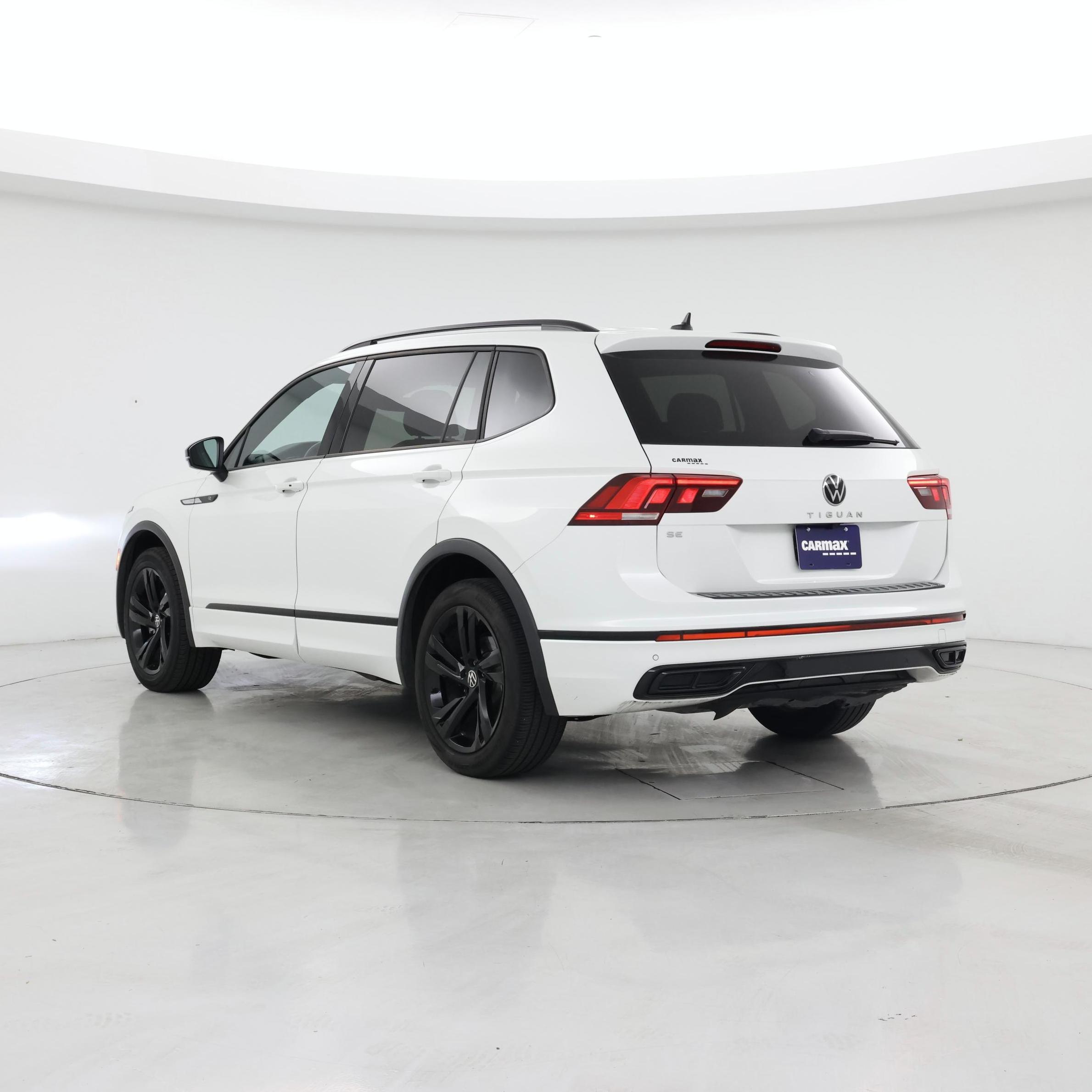 Thumbnail: 2023 Volkswagen Tiguan - 2