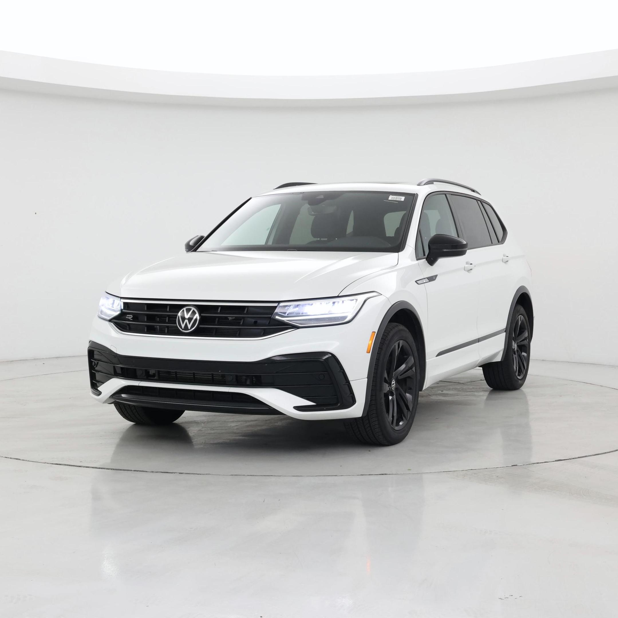 Thumbnail: 2023 Volkswagen Tiguan - 4