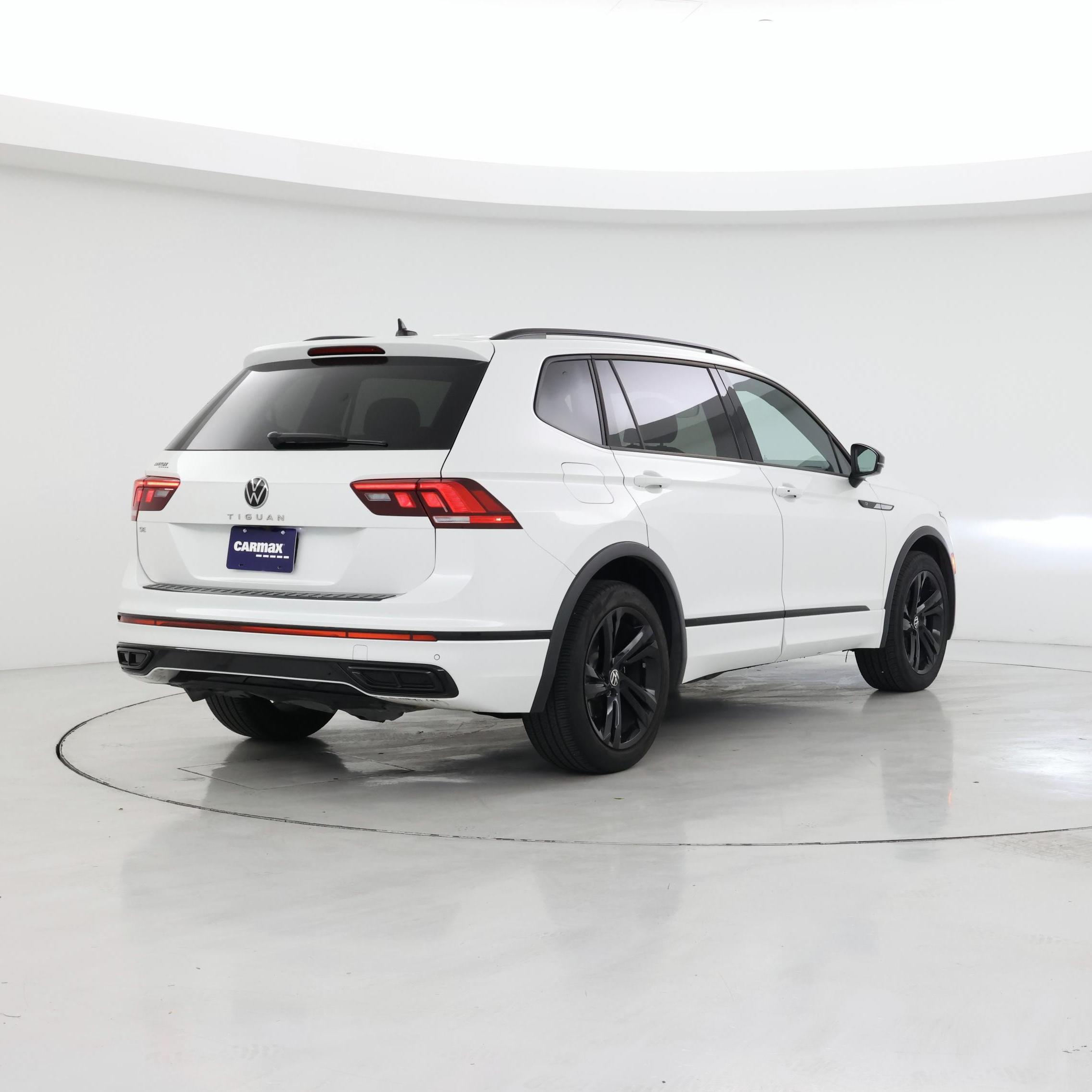 Thumbnail: 2023 Volkswagen Tiguan - 8