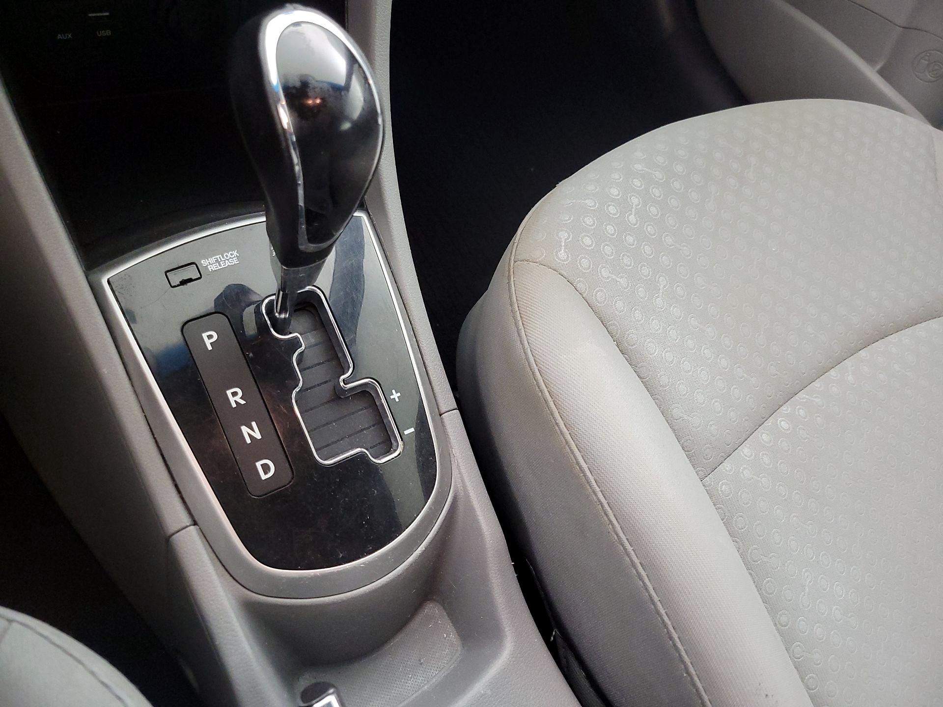Thumbnail: 2014 Hyundai Accent - 16