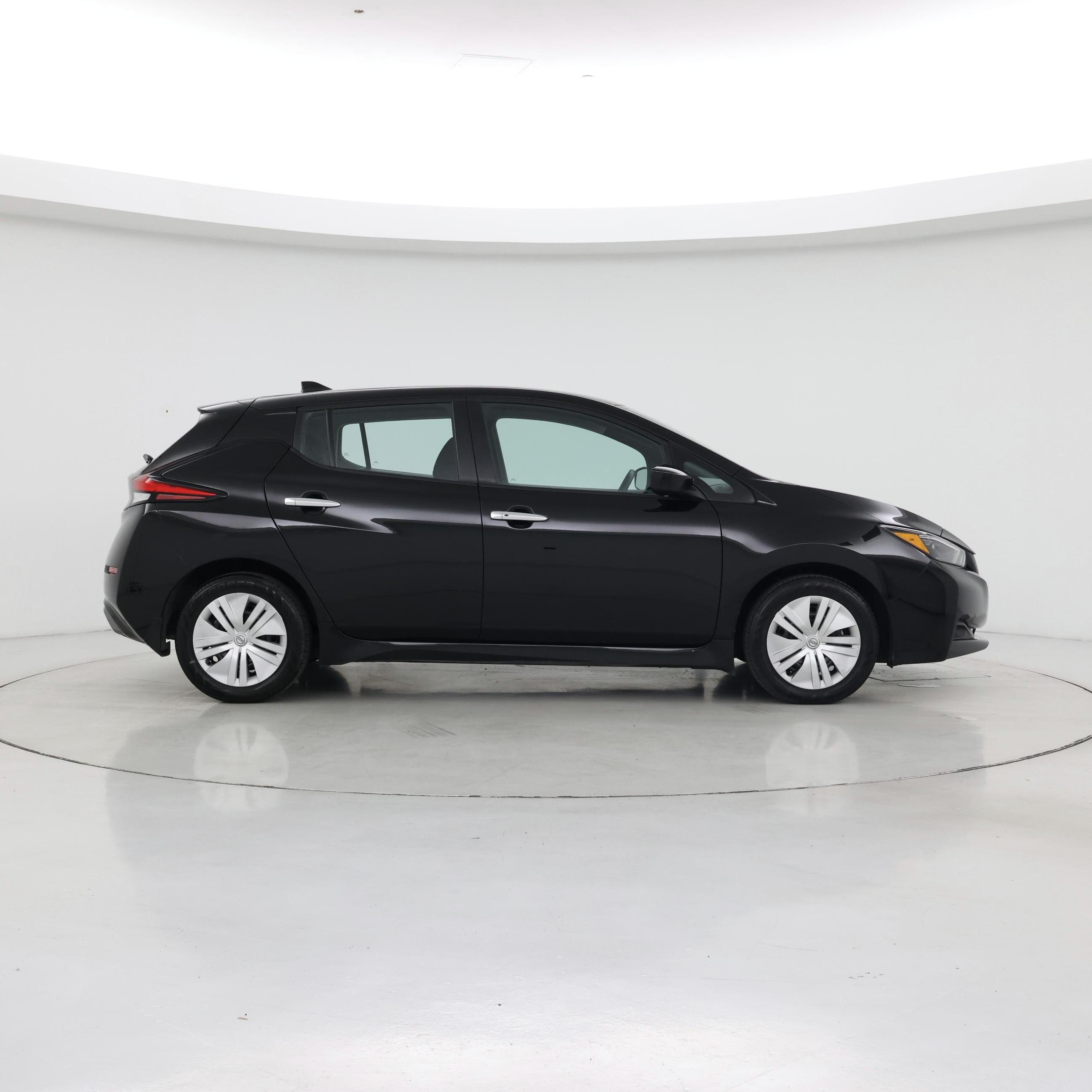 Thumbnail: 2023 Nissan Leaf - 7