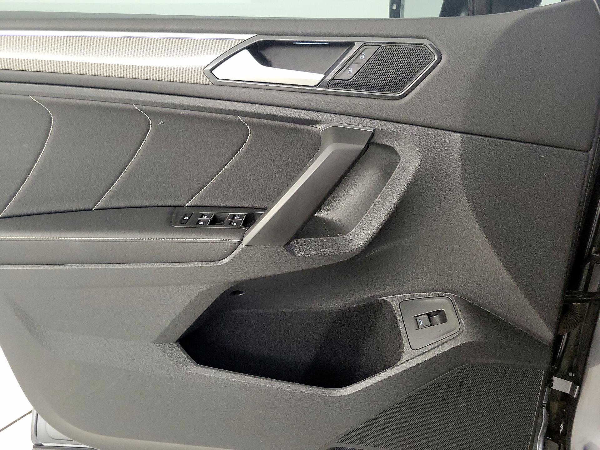 Thumbnail: 2022 Volkswagen Tiguan - 12