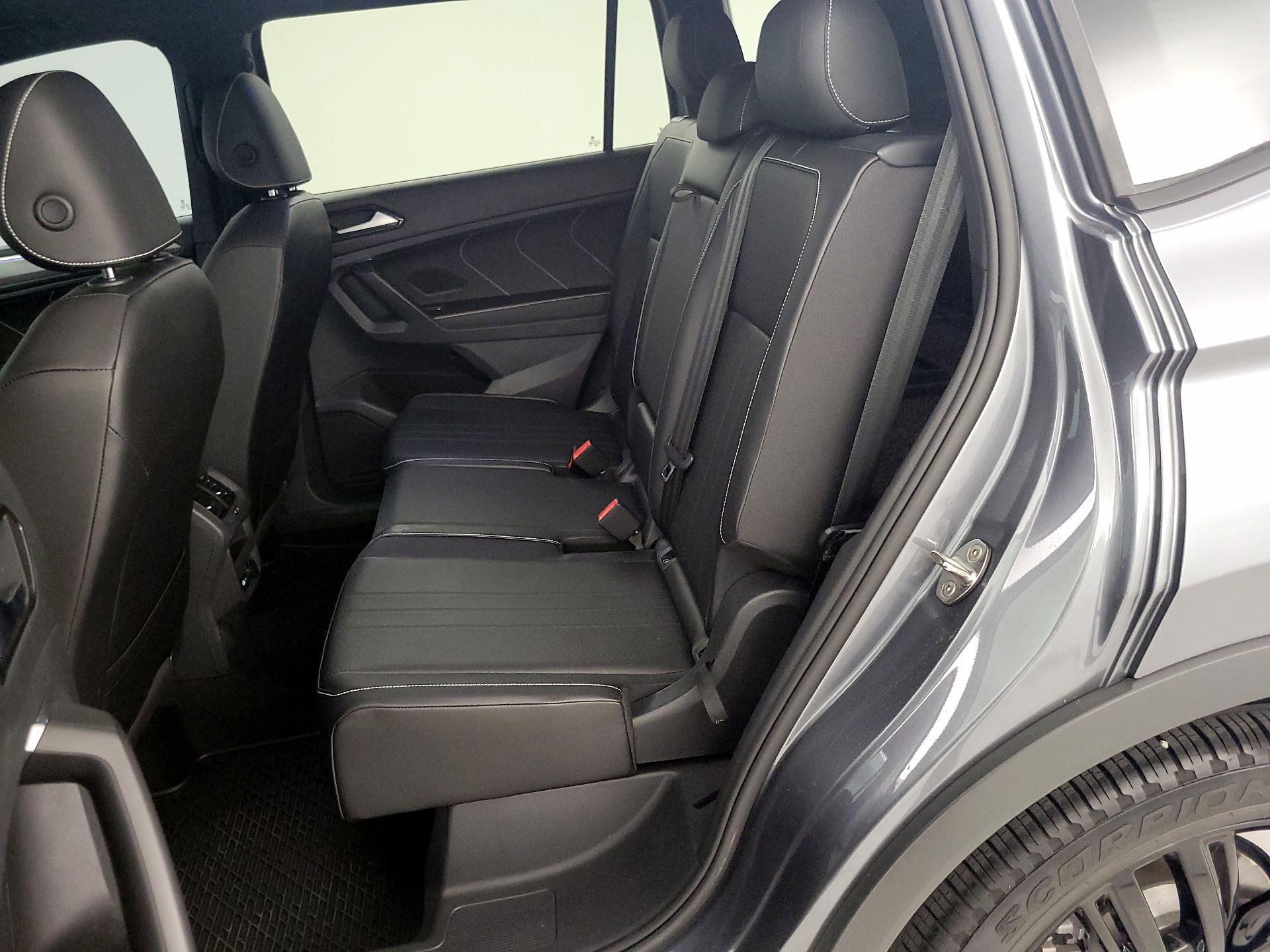 Thumbnail: 2022 Volkswagen Tiguan - 20