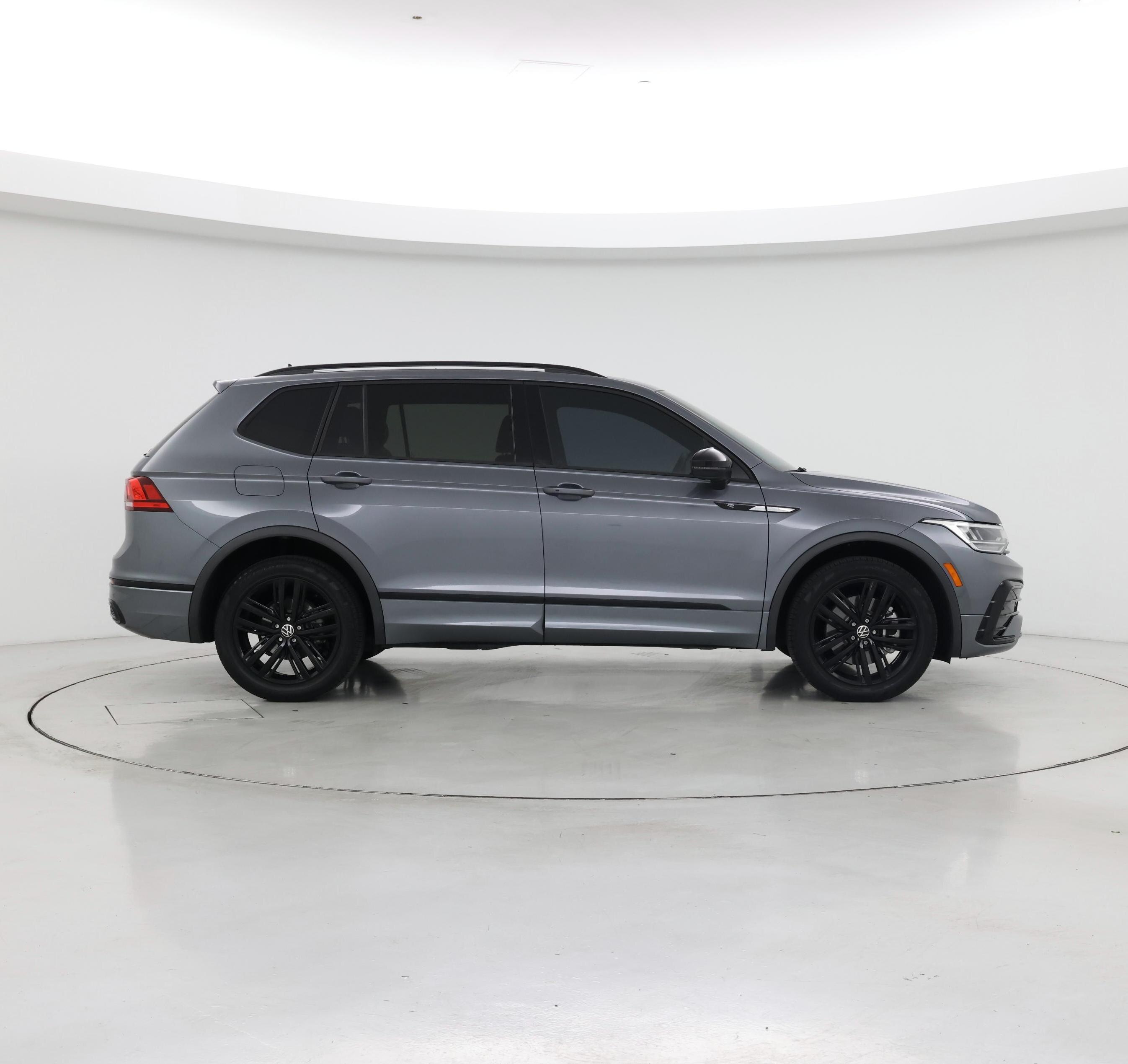 Thumbnail: 2022 Volkswagen Tiguan - 7