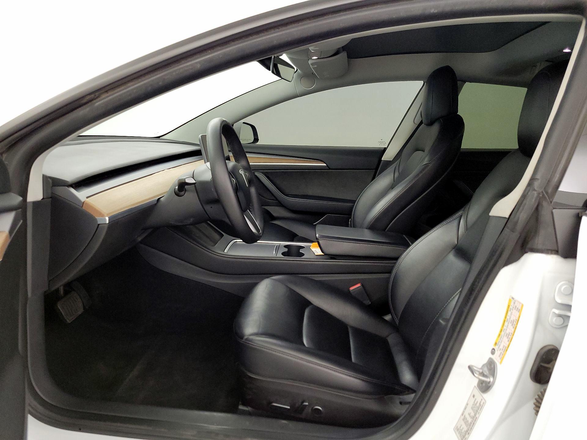 Thumbnail: 2022 Tesla Model 3 - 11