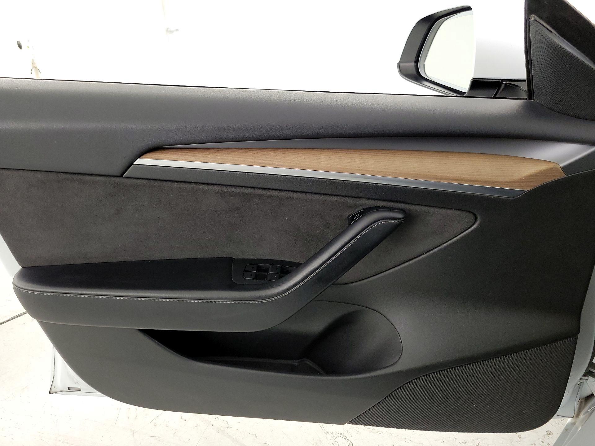 Thumbnail: 2022 Tesla Model 3 - 12
