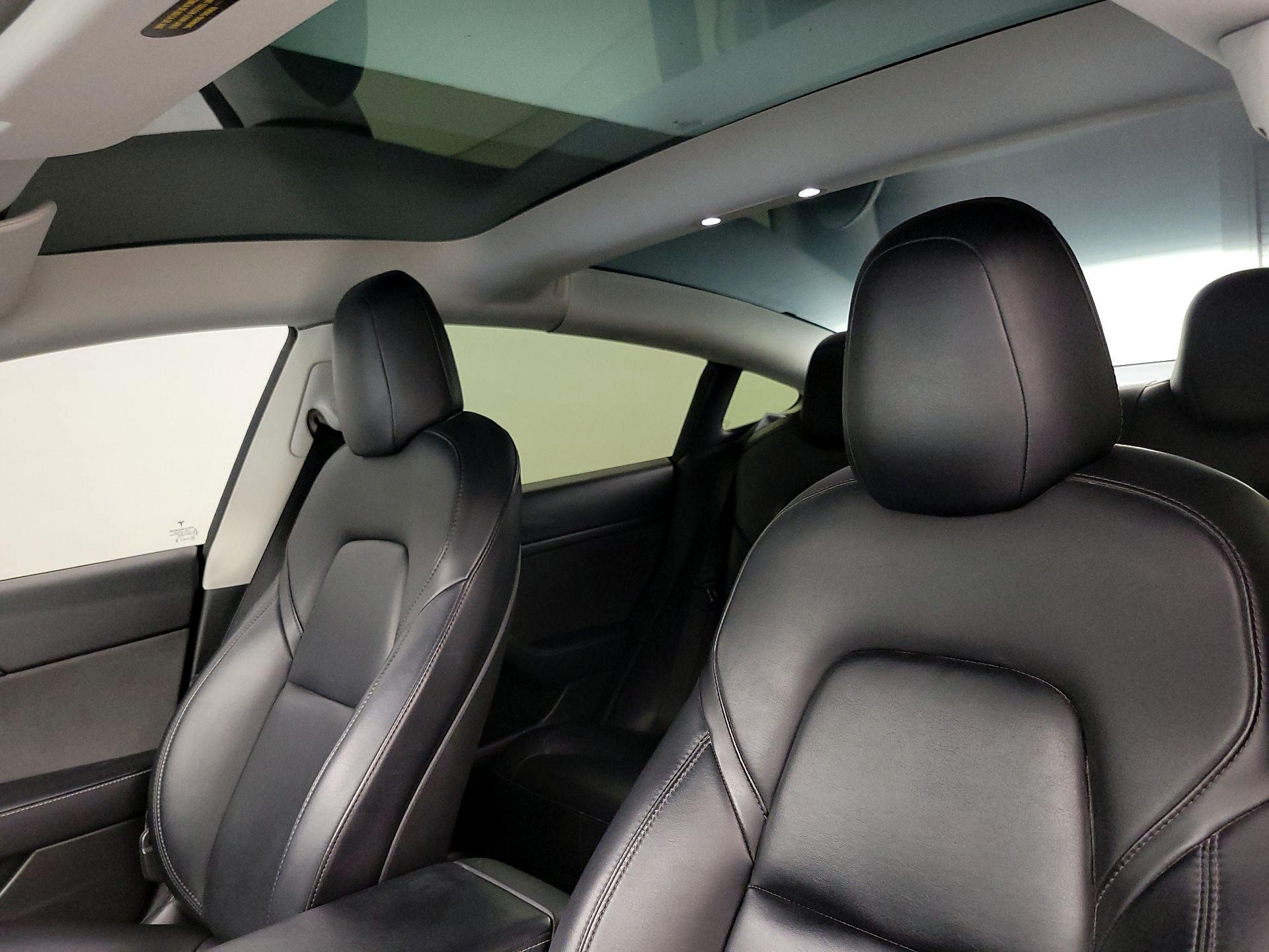Thumbnail: 2022 Tesla Model 3 - 19