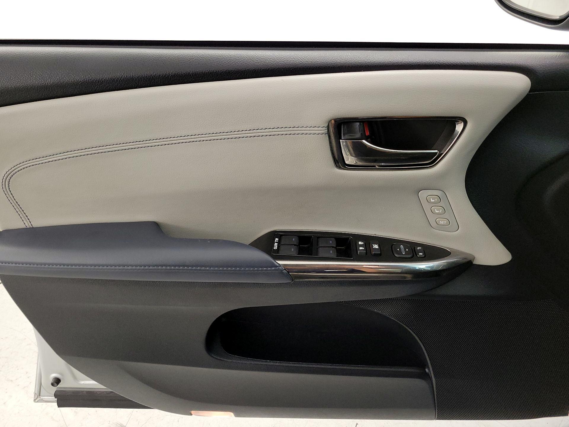 Thumbnail: 2014 Toyota Avalon - 12