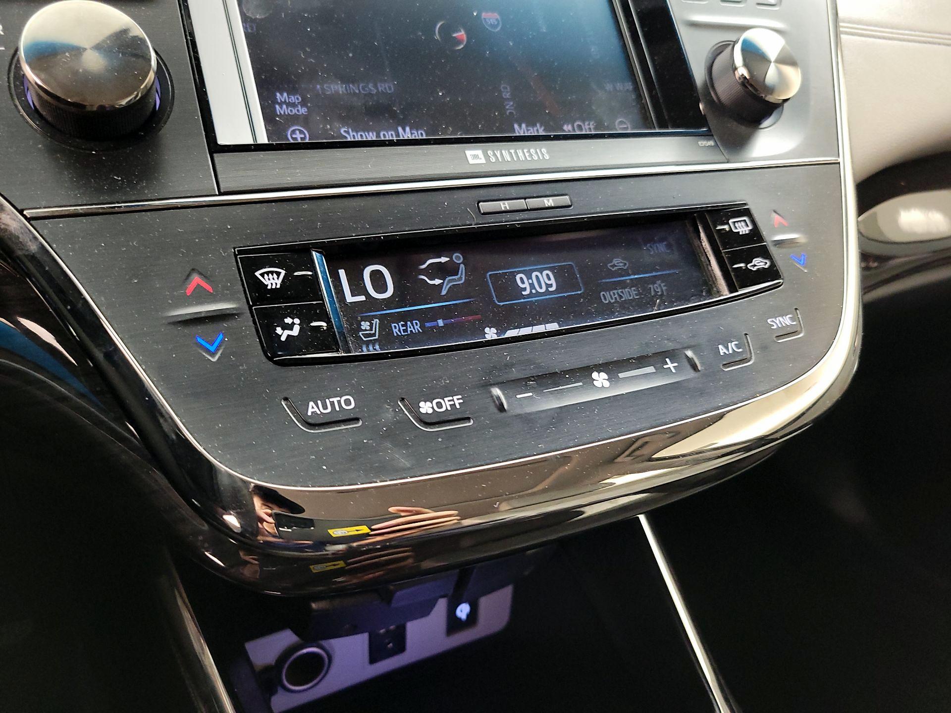 Thumbnail: 2014 Toyota Avalon - 17