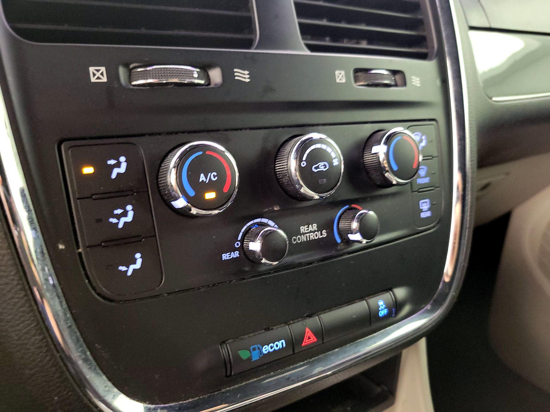 Thumbnail: 2019 Dodge Grand Caravan - 16