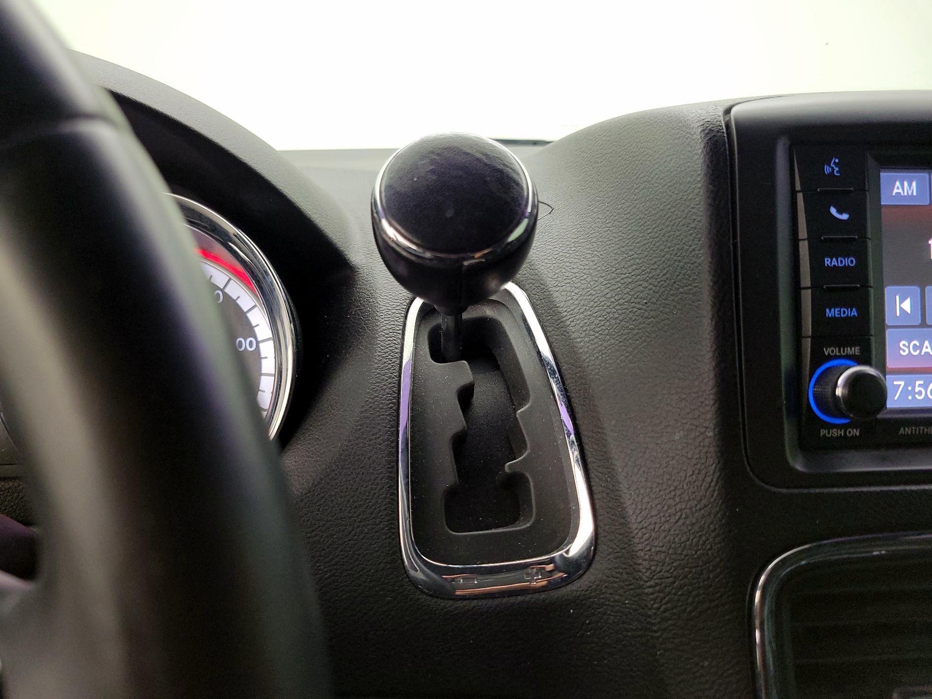 Thumbnail: 2019 Dodge Grand Caravan - 17