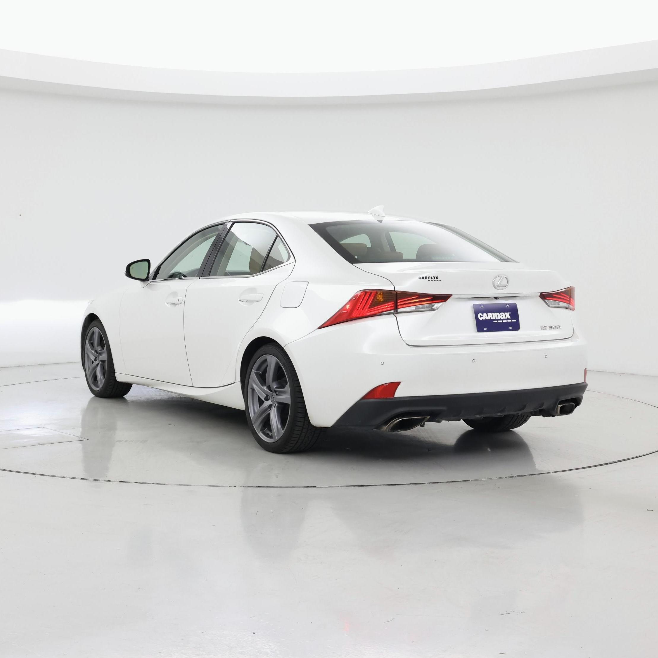 Thumbnail: 2019 Lexus IS - 2