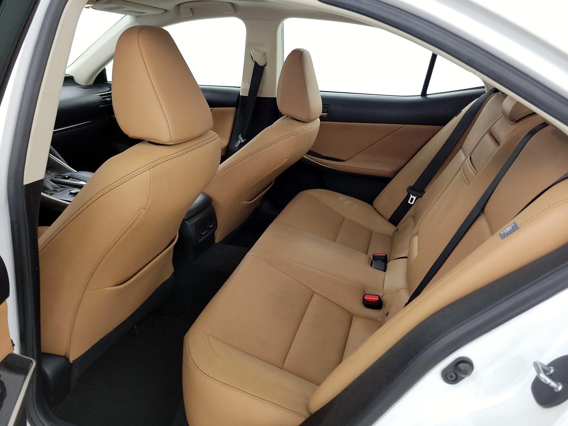 Thumbnail: 2019 Lexus IS - 20