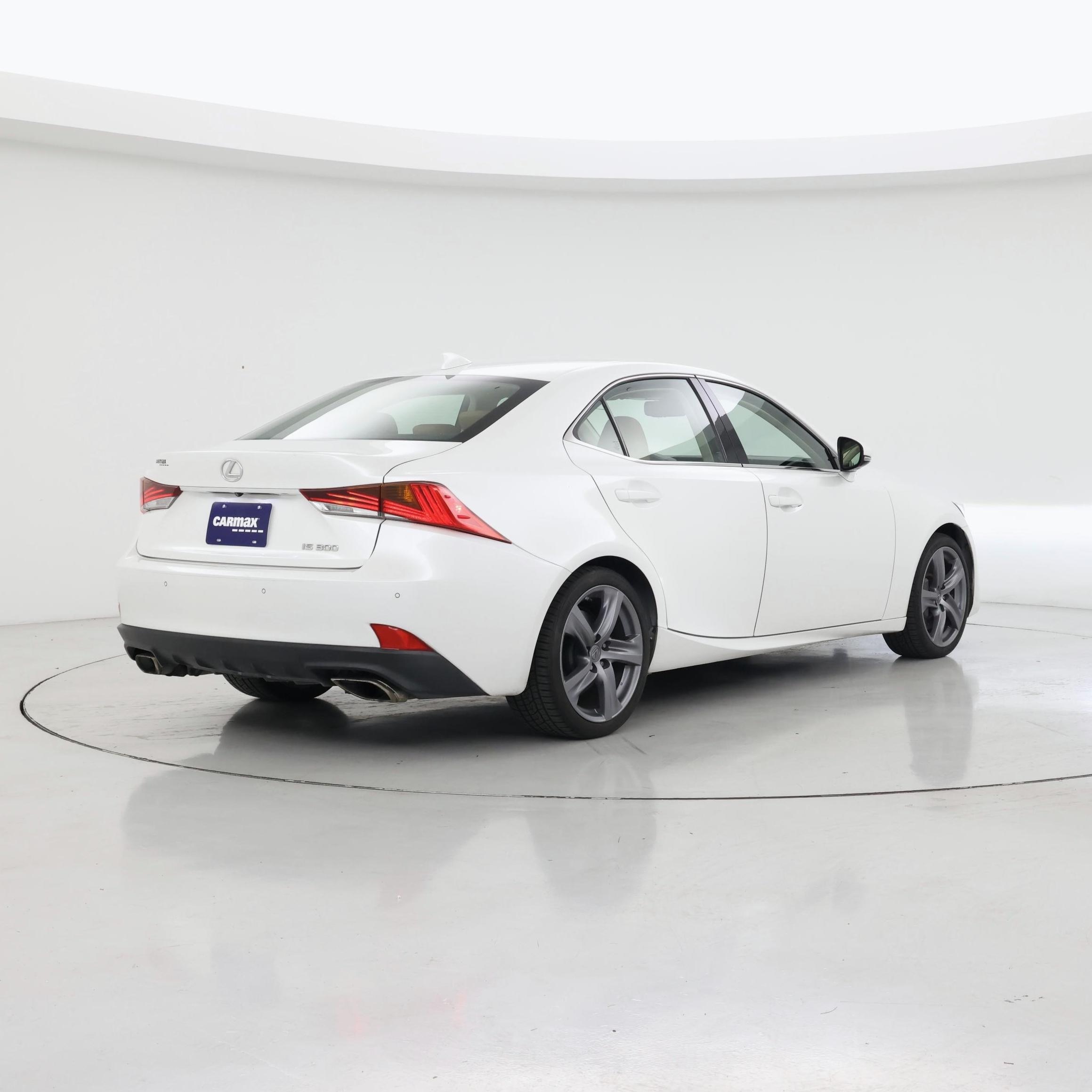 Thumbnail: 2019 Lexus IS - 8