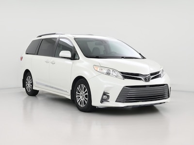 White 2019 Toyota Sienna XLE Premium