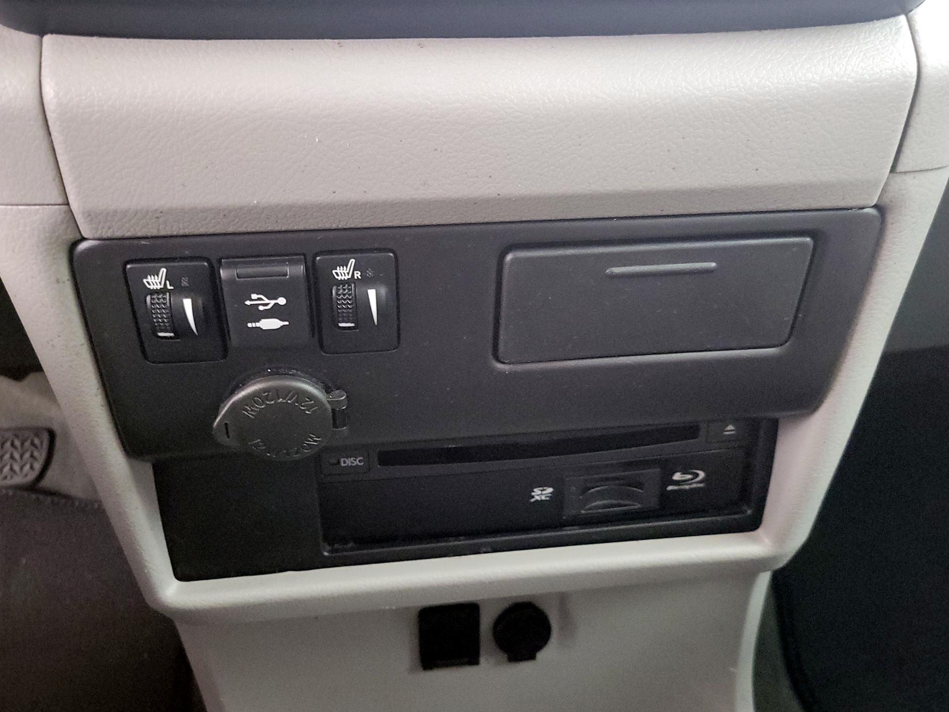 Thumbnail: 2019 Toyota Sienna - 19