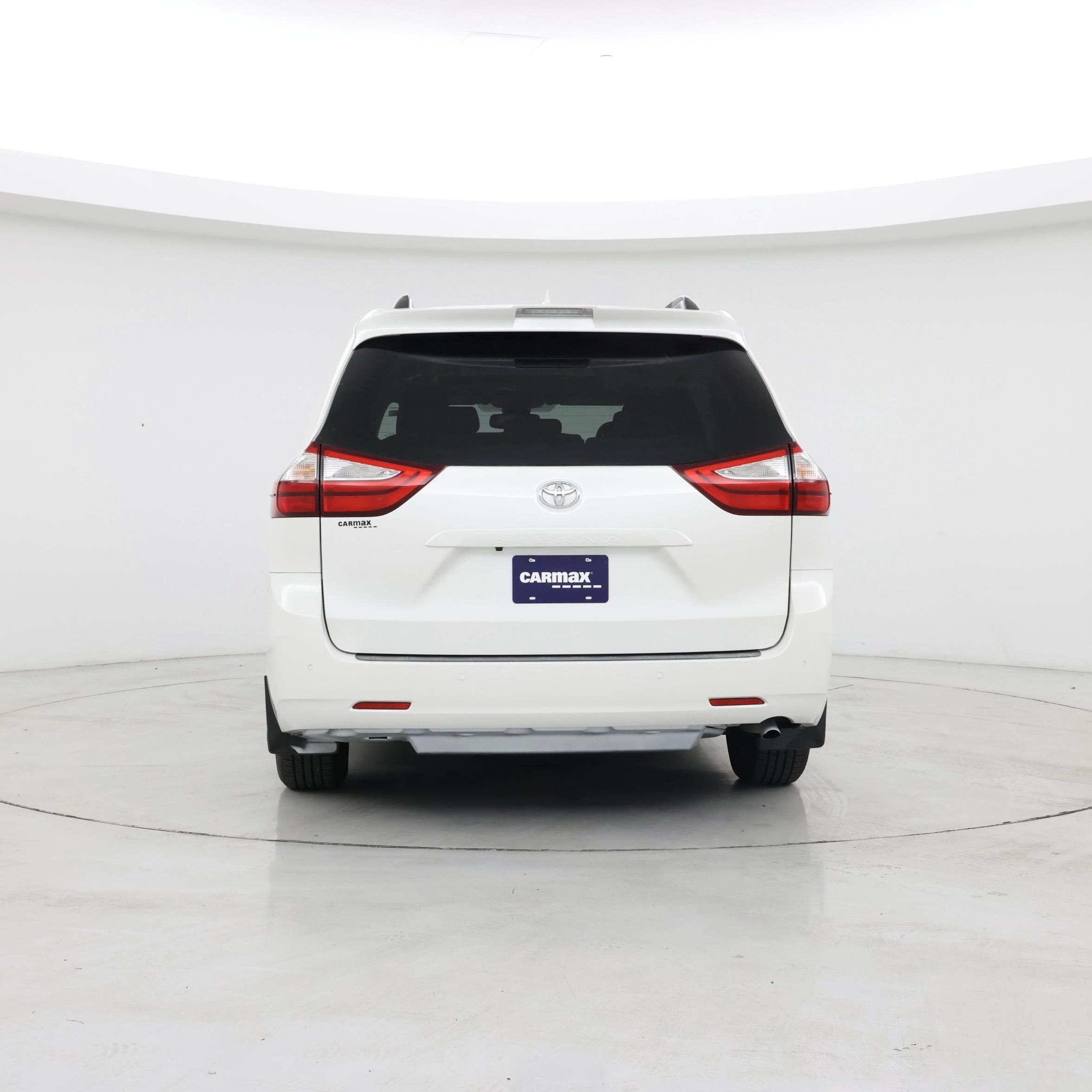 Thumbnail: 2019 Toyota Sienna - 6