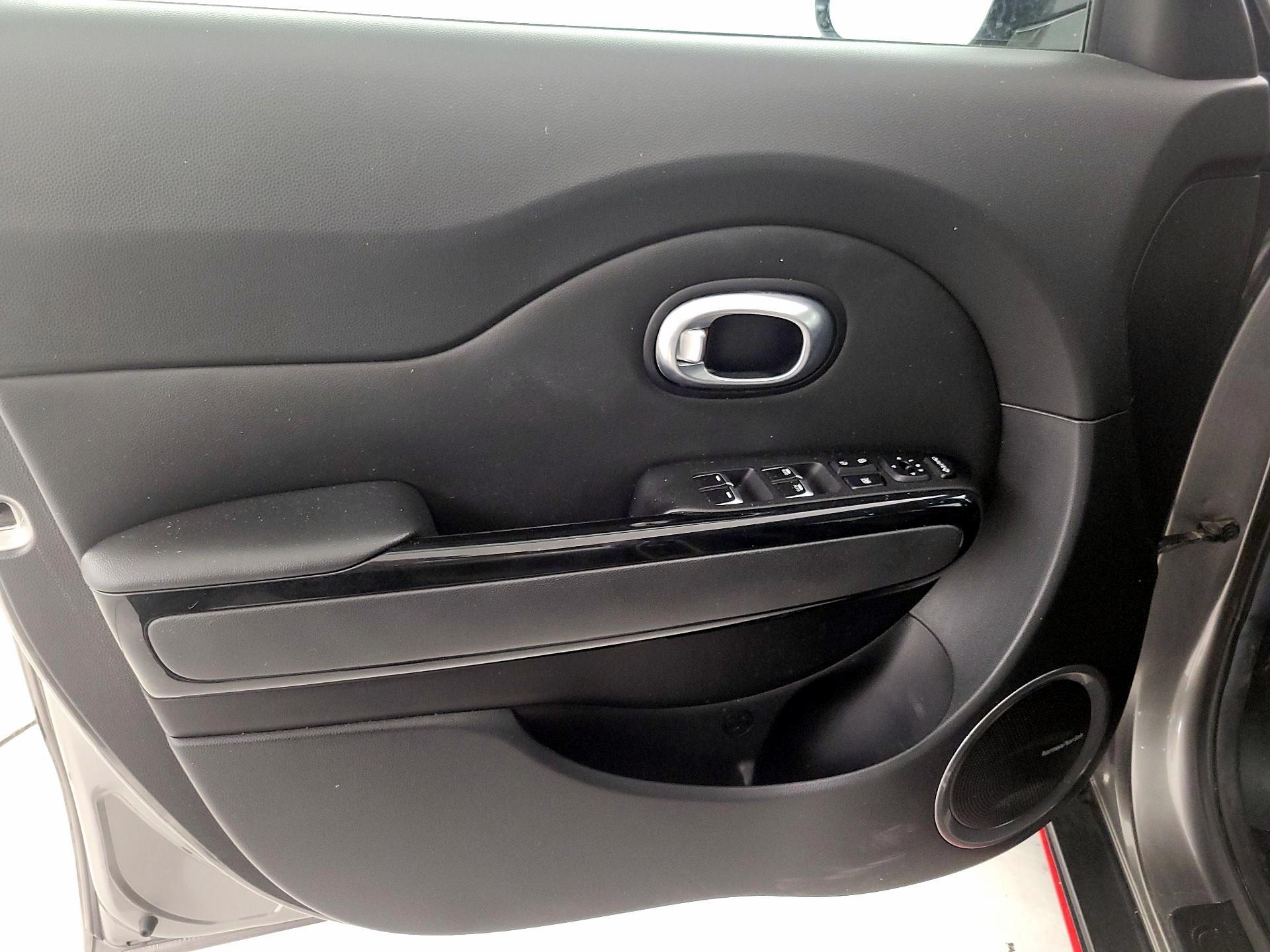 Thumbnail: 2017 Kia Soul - 12