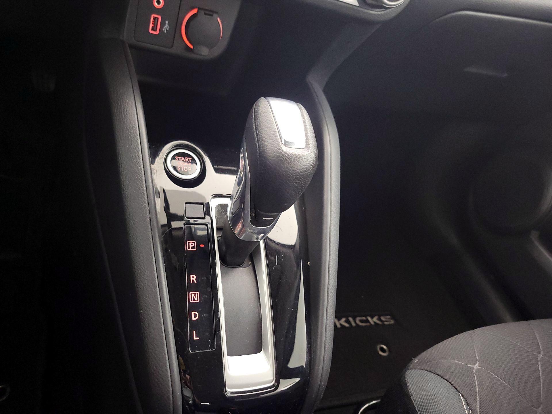 Thumbnail: 2020 Nissan Kicks - 17