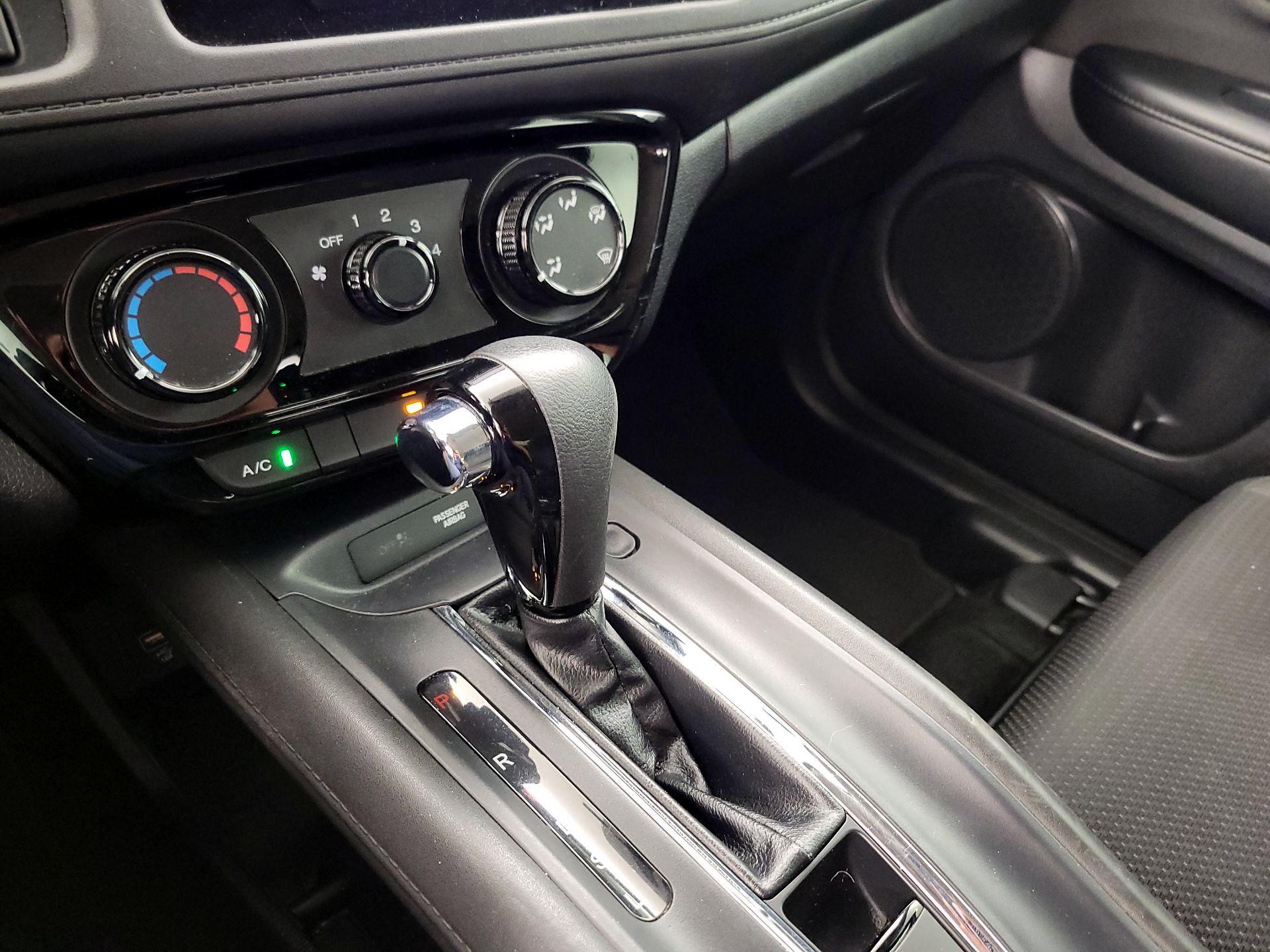 Thumbnail: 2021 Honda HR-V - 17