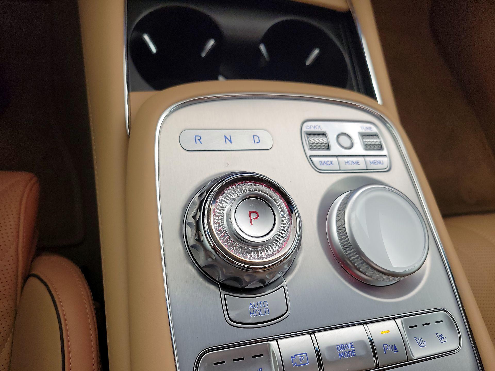 Thumbnail: 2023 Genesis G90 - 18