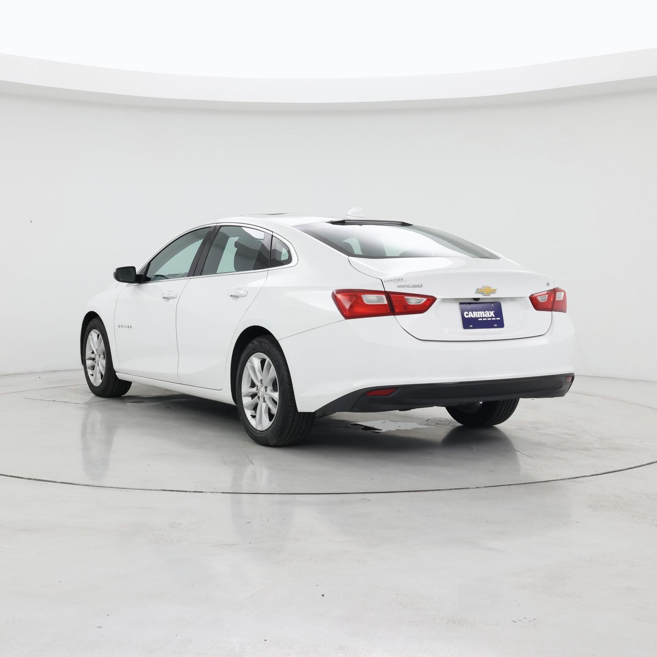 Thumbnail: 2018 Chevrolet Malibu - 2