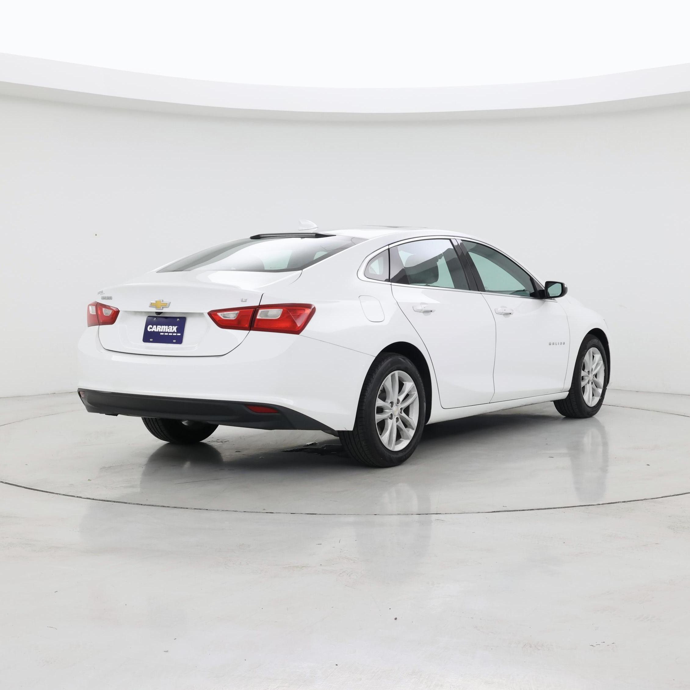 Thumbnail: 2018 Chevrolet Malibu - 8