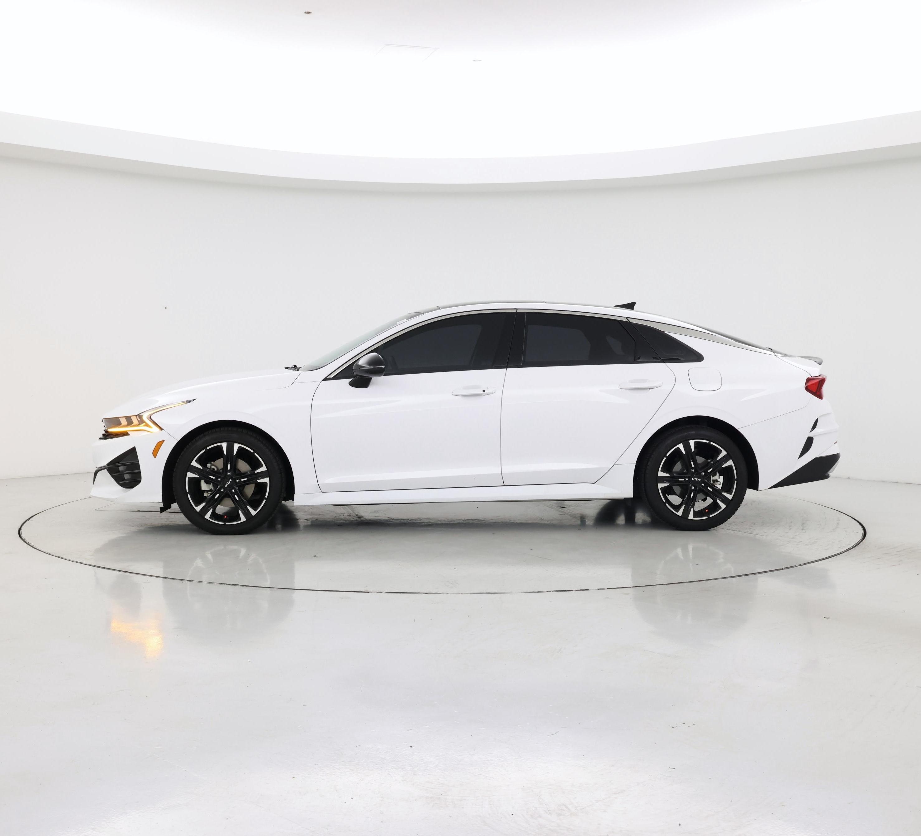 Thumbnail: 2022 Kia K5 - 3