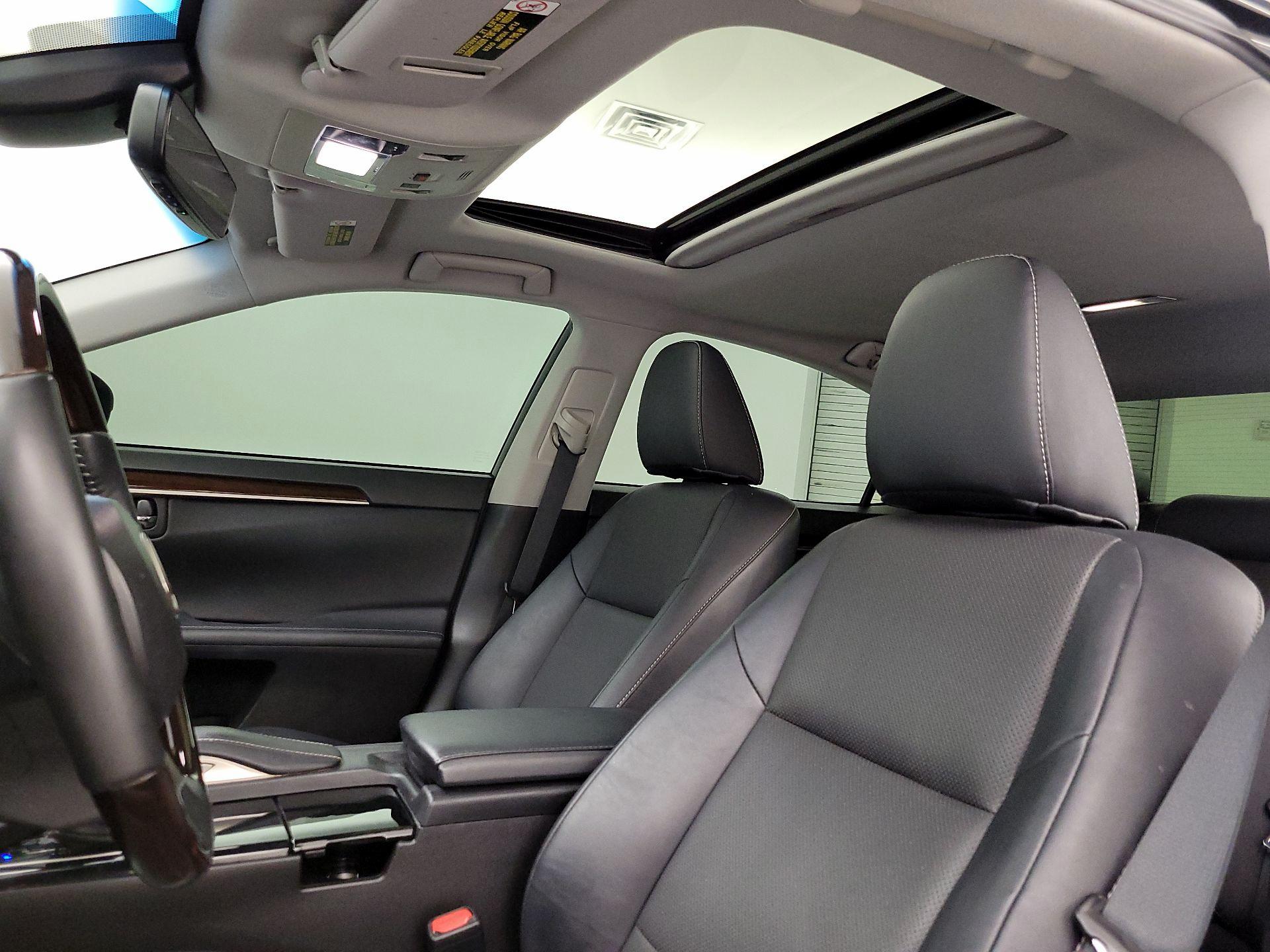 Thumbnail: 2017 Lexus ES - 20