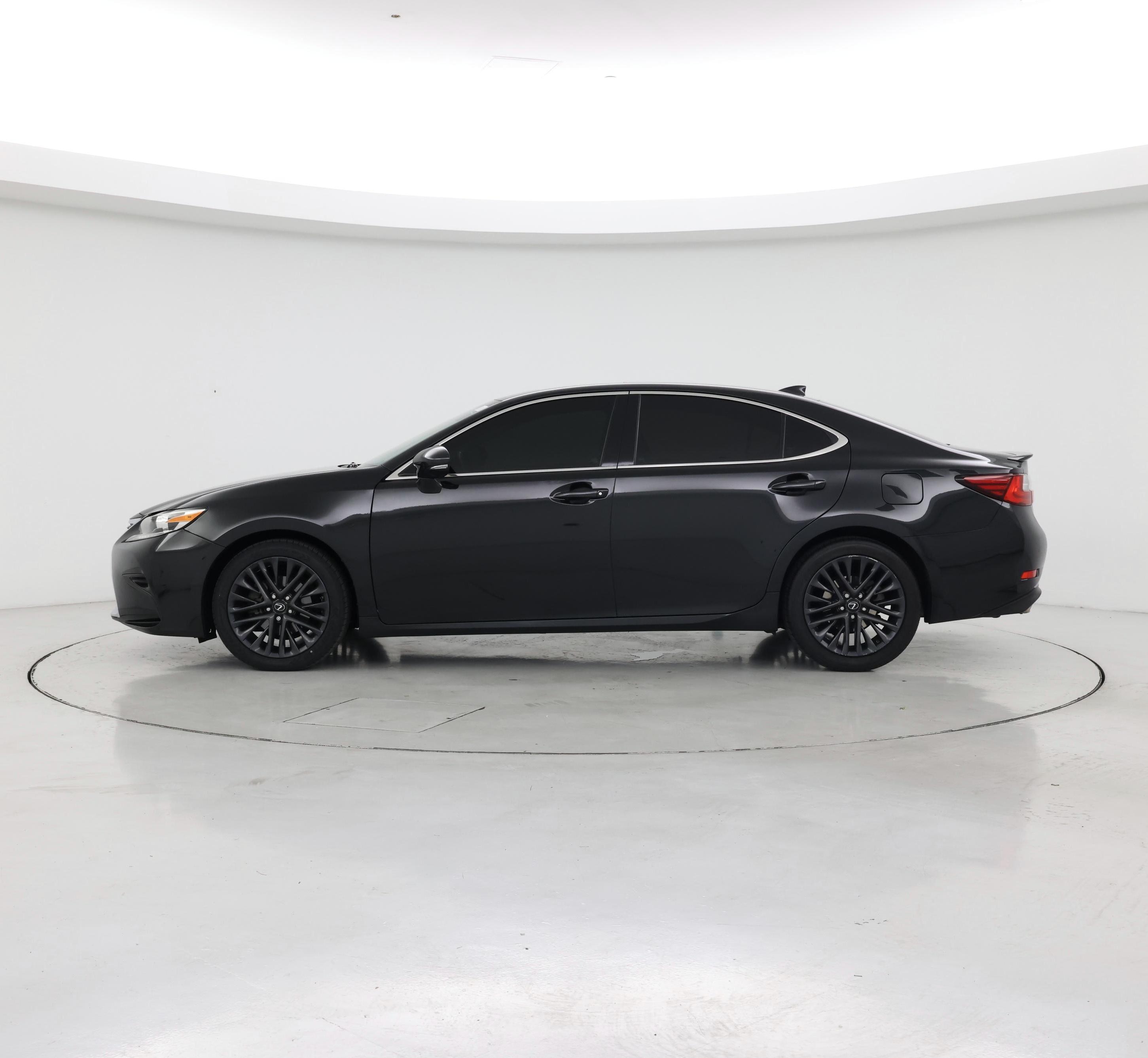 Thumbnail: 2017 Lexus ES - 3