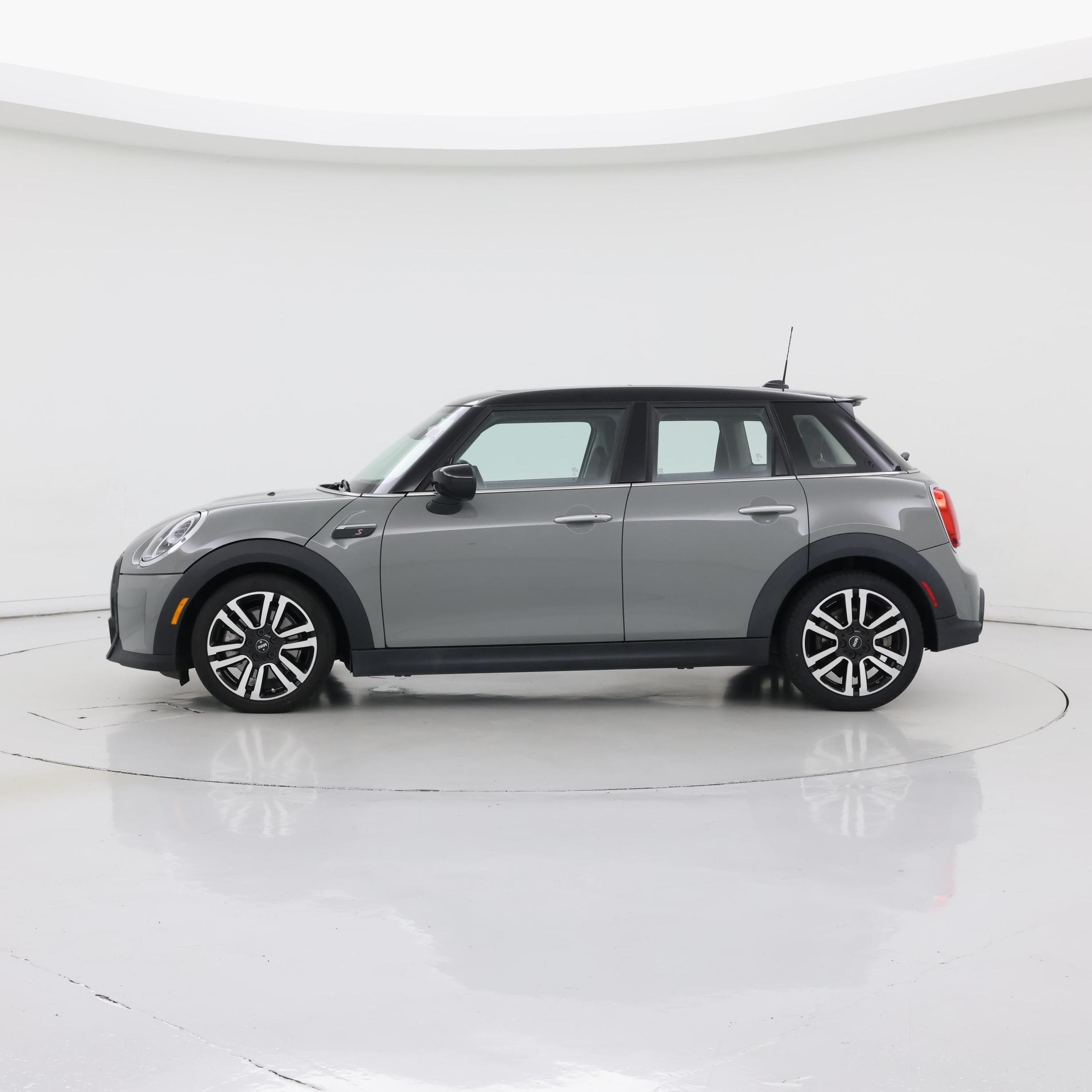 Thumbnail: 2023 MINI Cooper Hardtop - 3