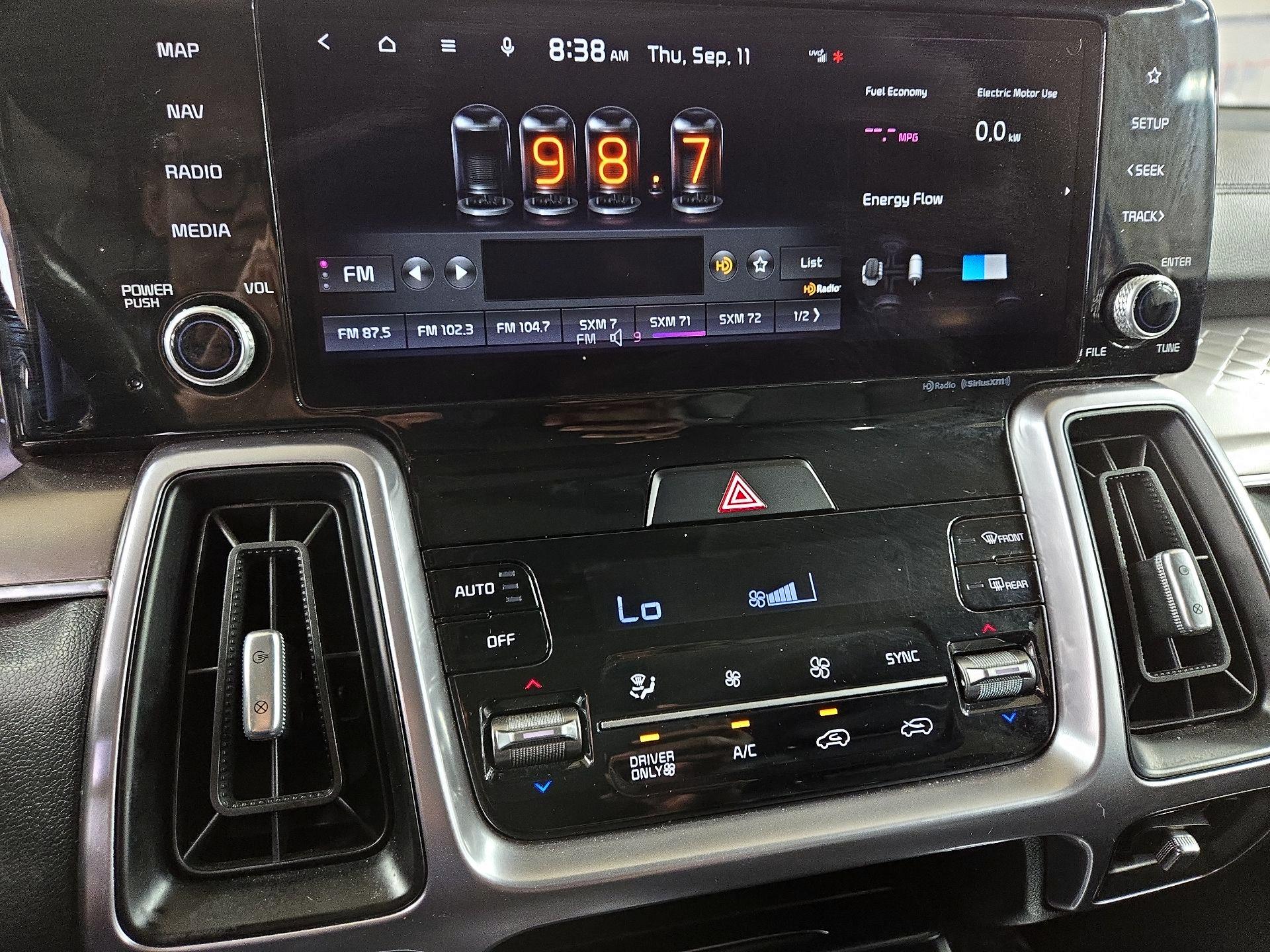 Thumbnail: 2022 Kia Sorento - 16