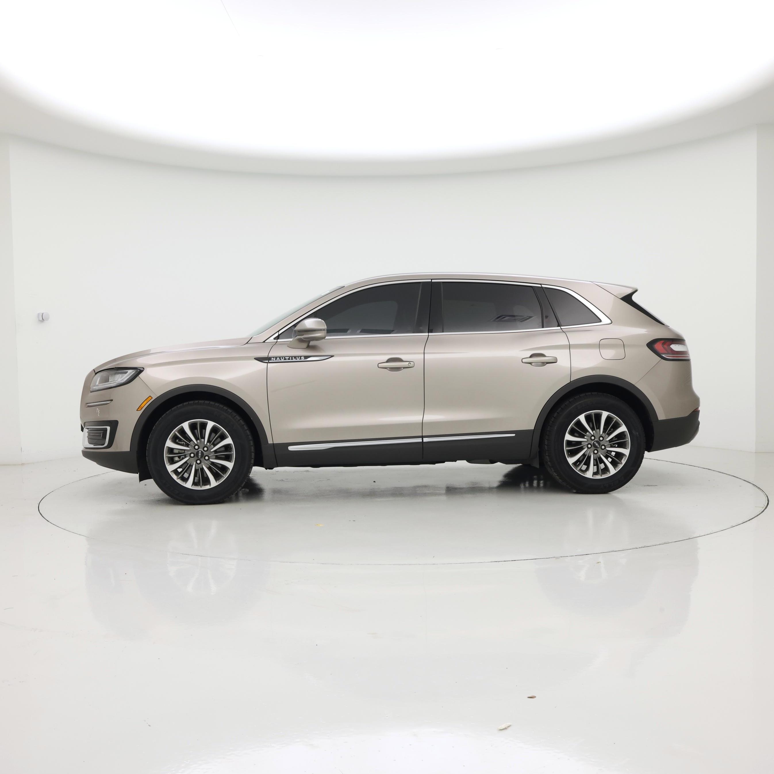 Thumbnail: 2020 Lincoln Nautilus - 3